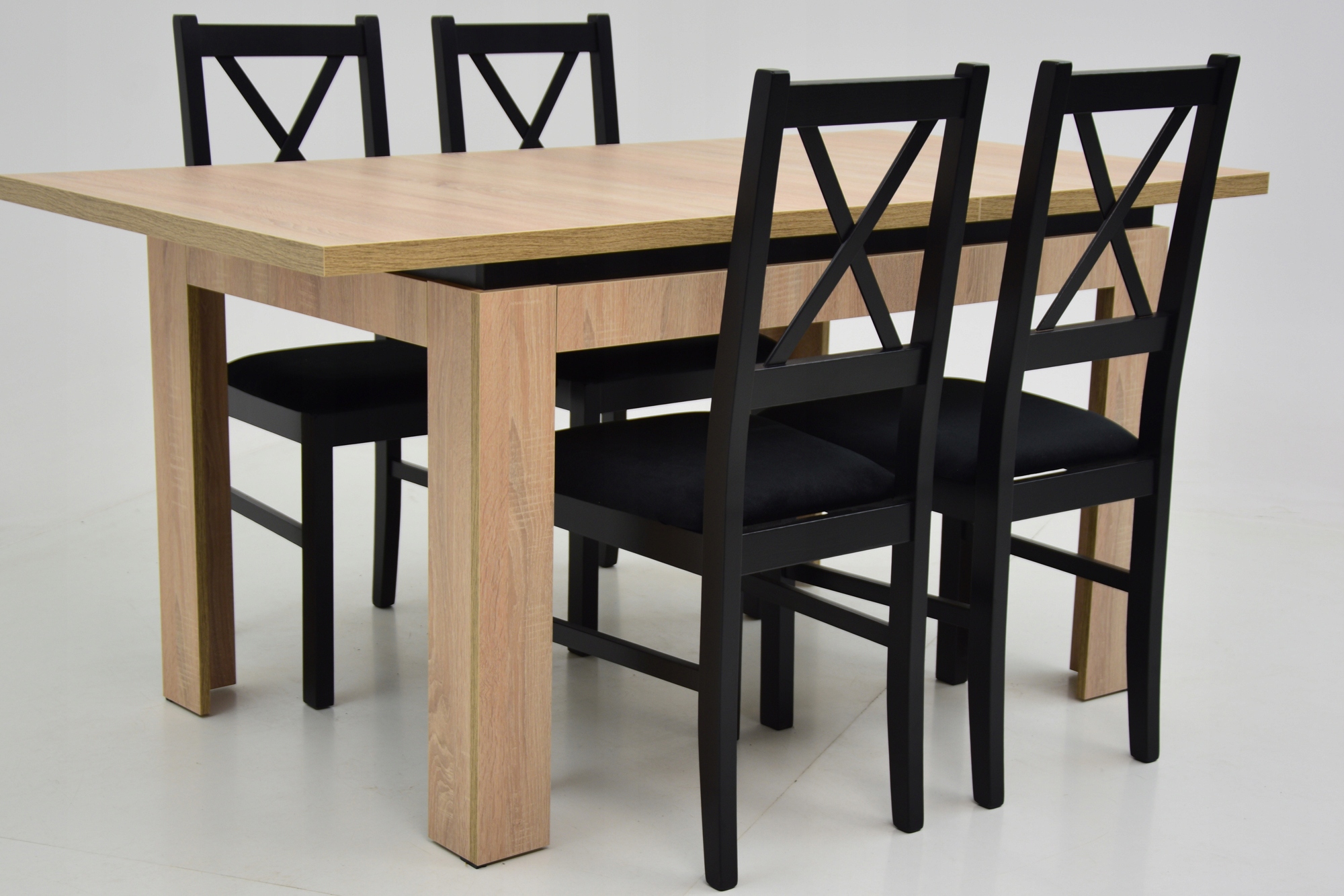 4 TAPICEROWANE krzesła KRZYŻAK i stół SONOMA SALON Marka Grande Meble