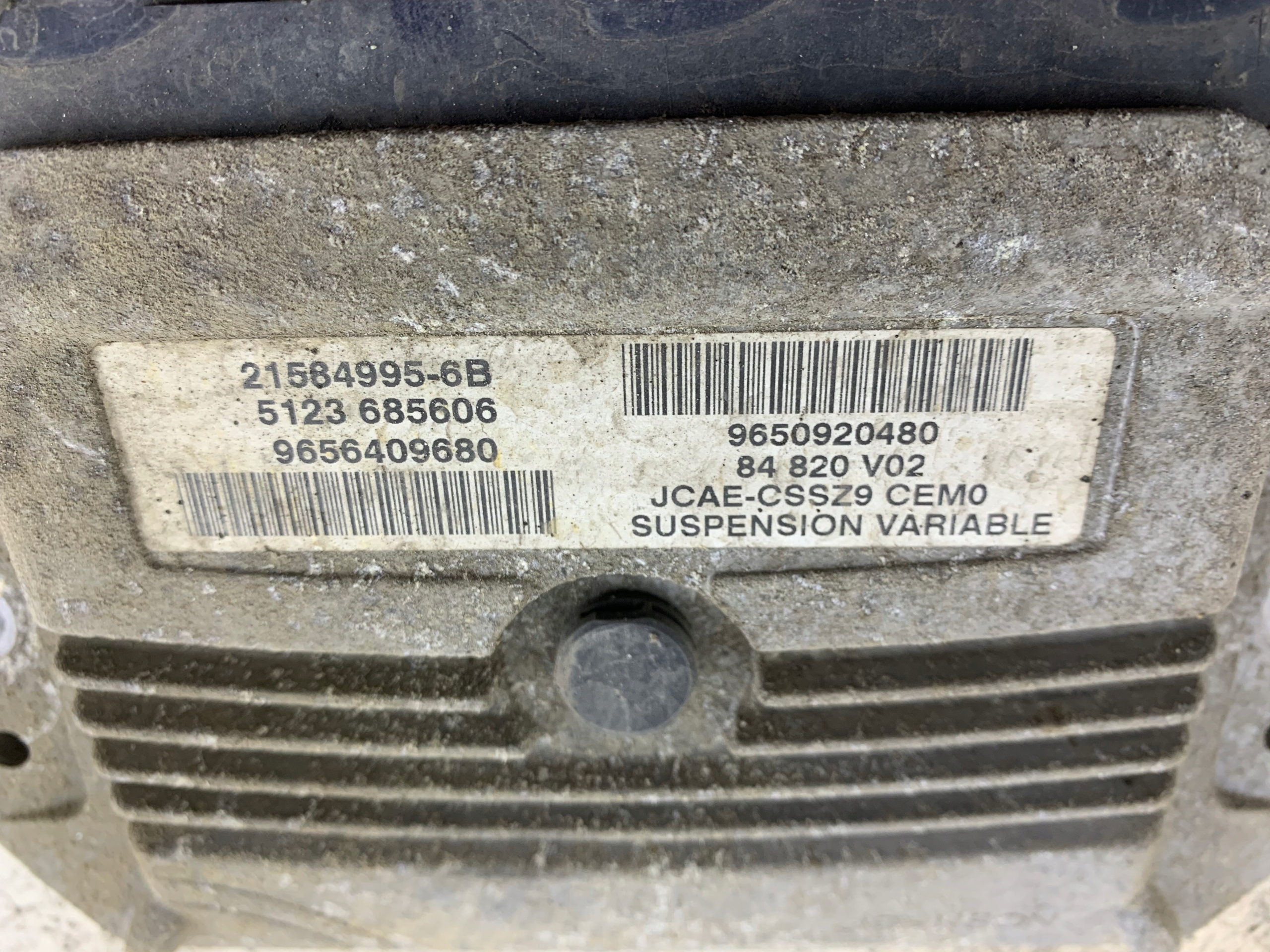 PEUGEOT 607 2.7 HDI unité de commande électronique uce moteur 9650920480