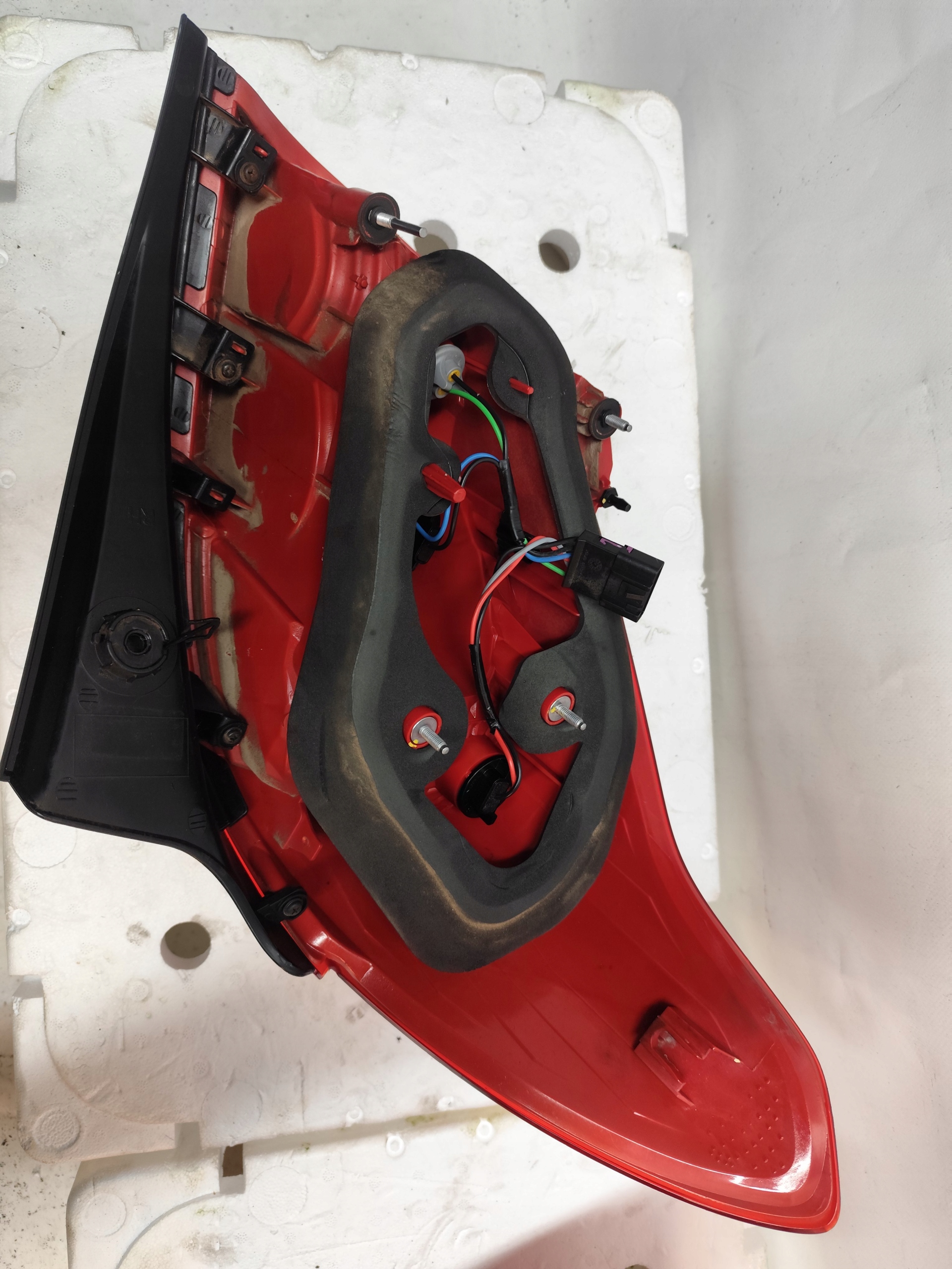 OPEL MOKKA light rear part left DEMONTAZ