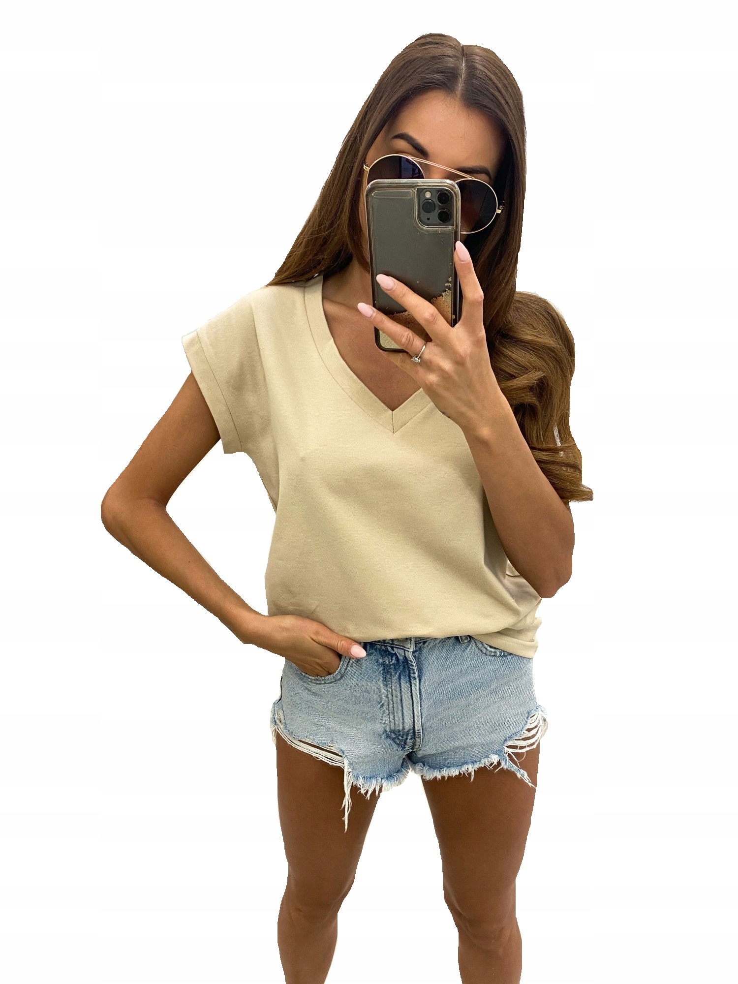 

Beżowy t-shirt V neck basic Tmc Moda