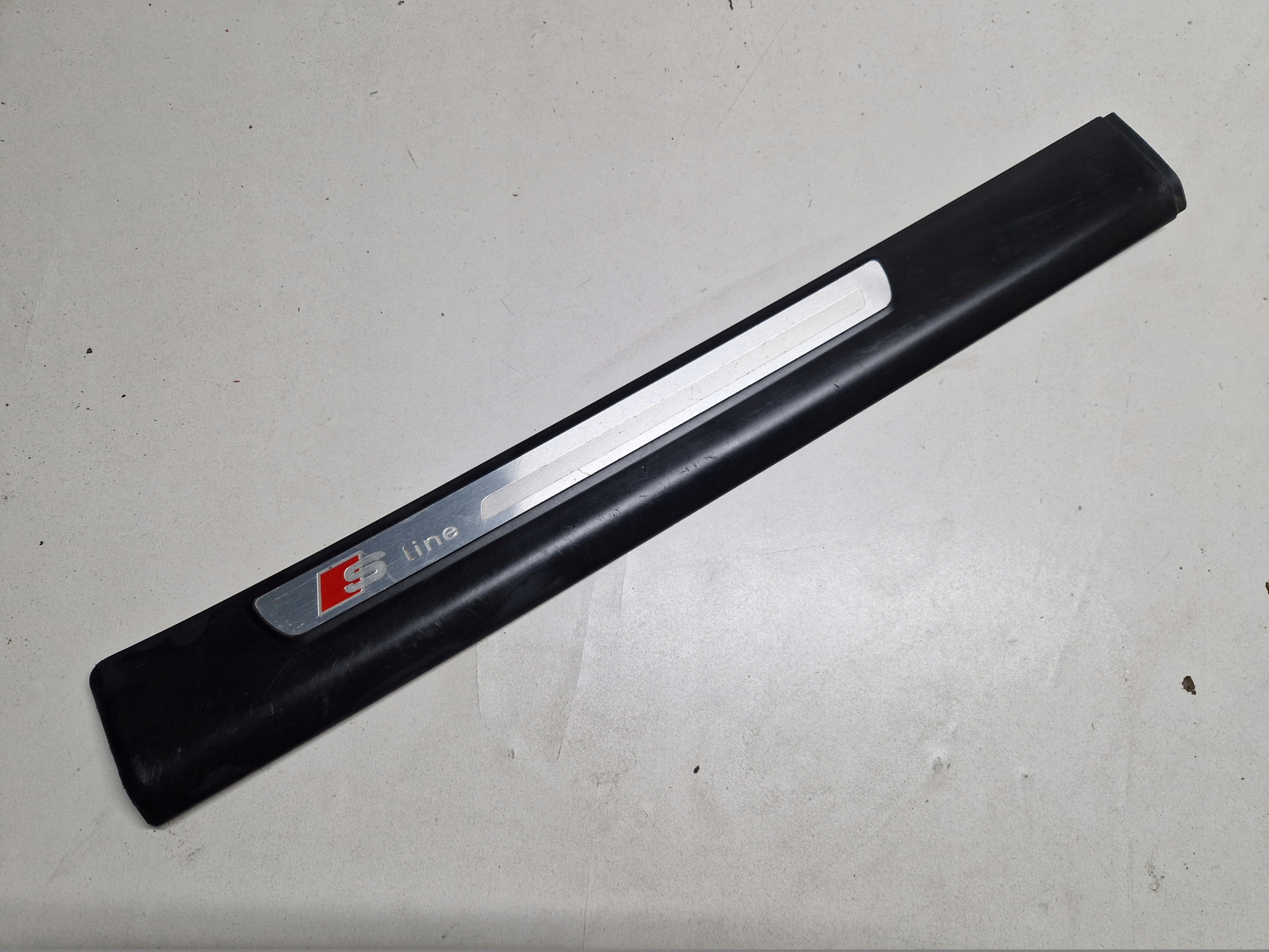 moulding cap right right rear part AUDI A6 C6 A6C6 S-LINE 4F0853376E