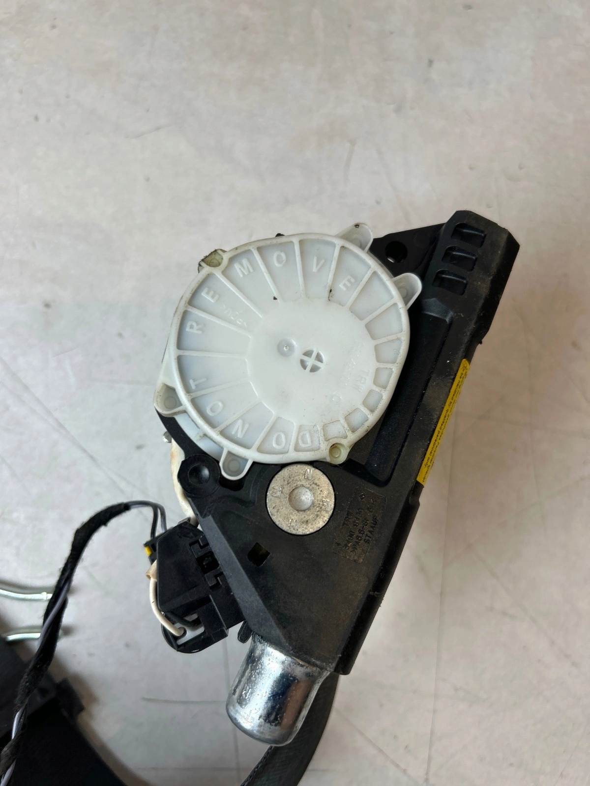 tension belt safety front front left Volkswagen Polo V 6R 3D