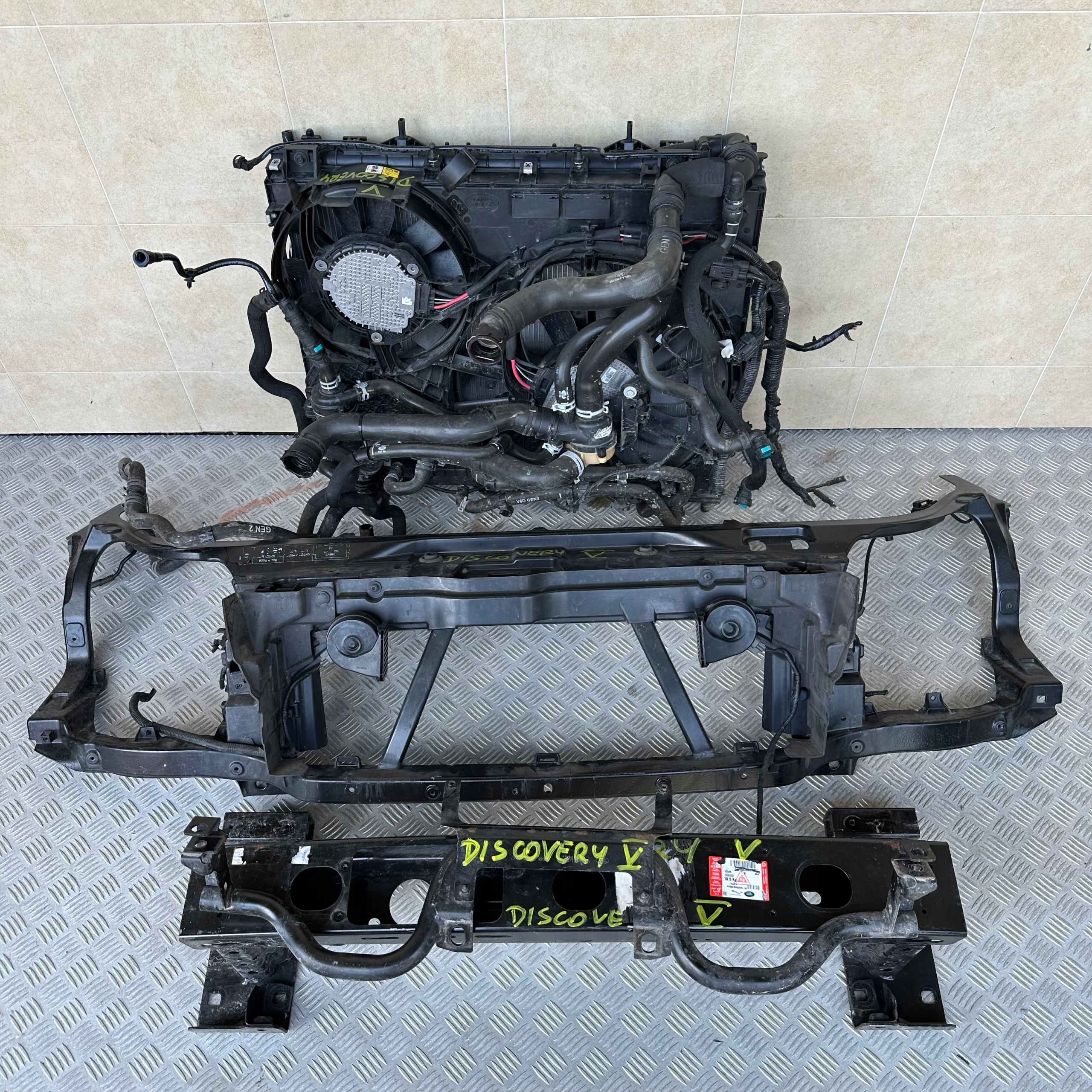 SUPPORT PANEL FOR RADIATORS PILLAR LAND ROVER DISCOVERY V 3.0