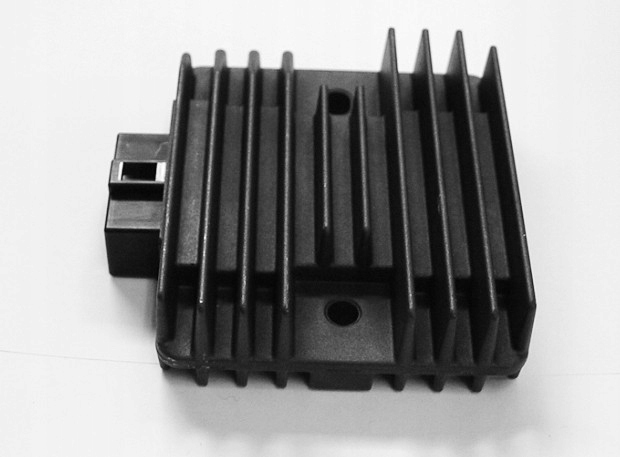 Tourmax Regulátor Napätia Yamaha Xt 660R/X '04-'12, XJ6 '09-'12, R6 '03-'0