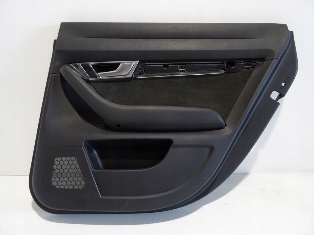 AUDI A6 C6 TAPICERKA DRZWI PRAWY TYŁ 4F0867306A