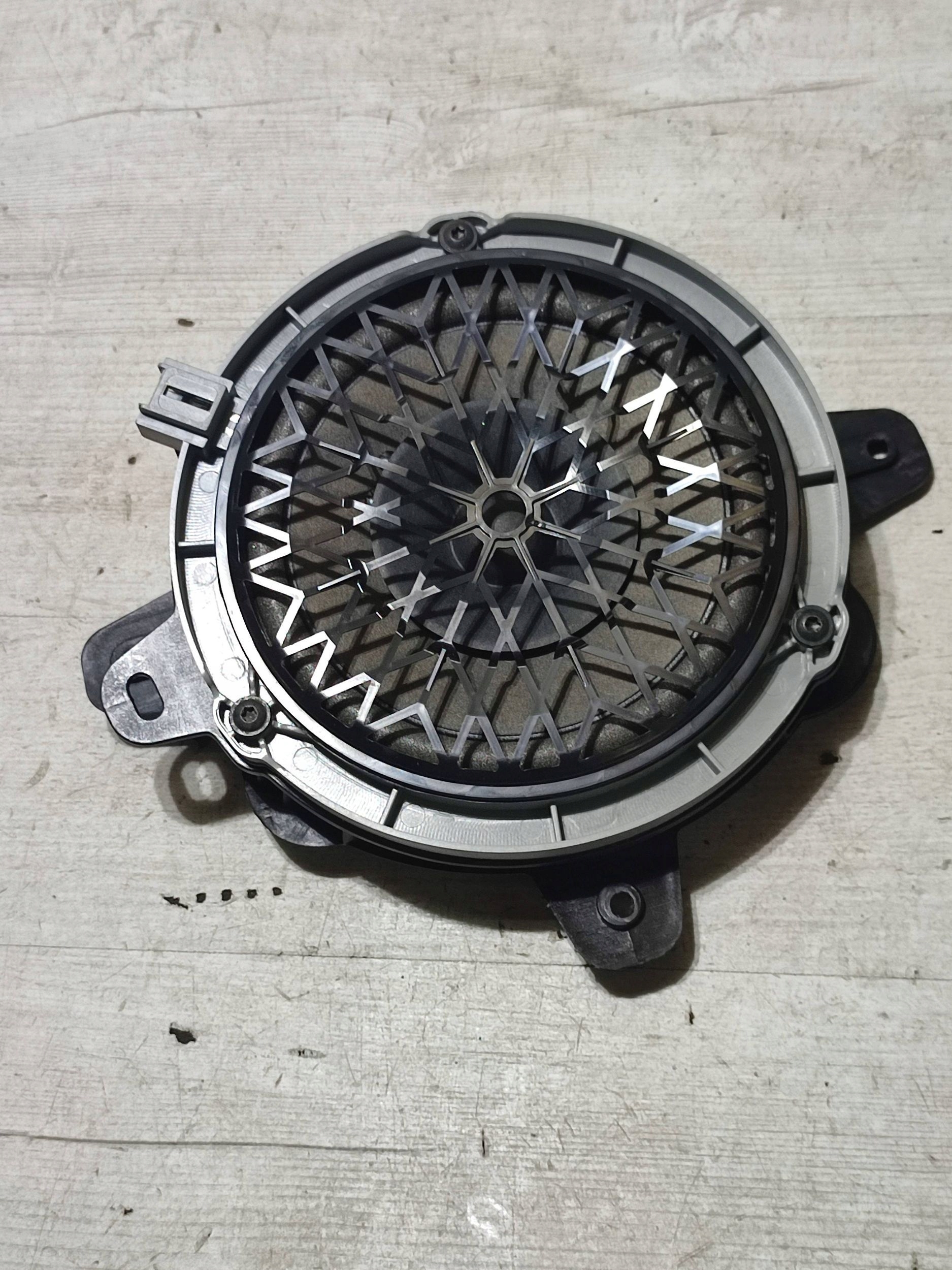 Opel Corsa F 2020 rear part side right speaker