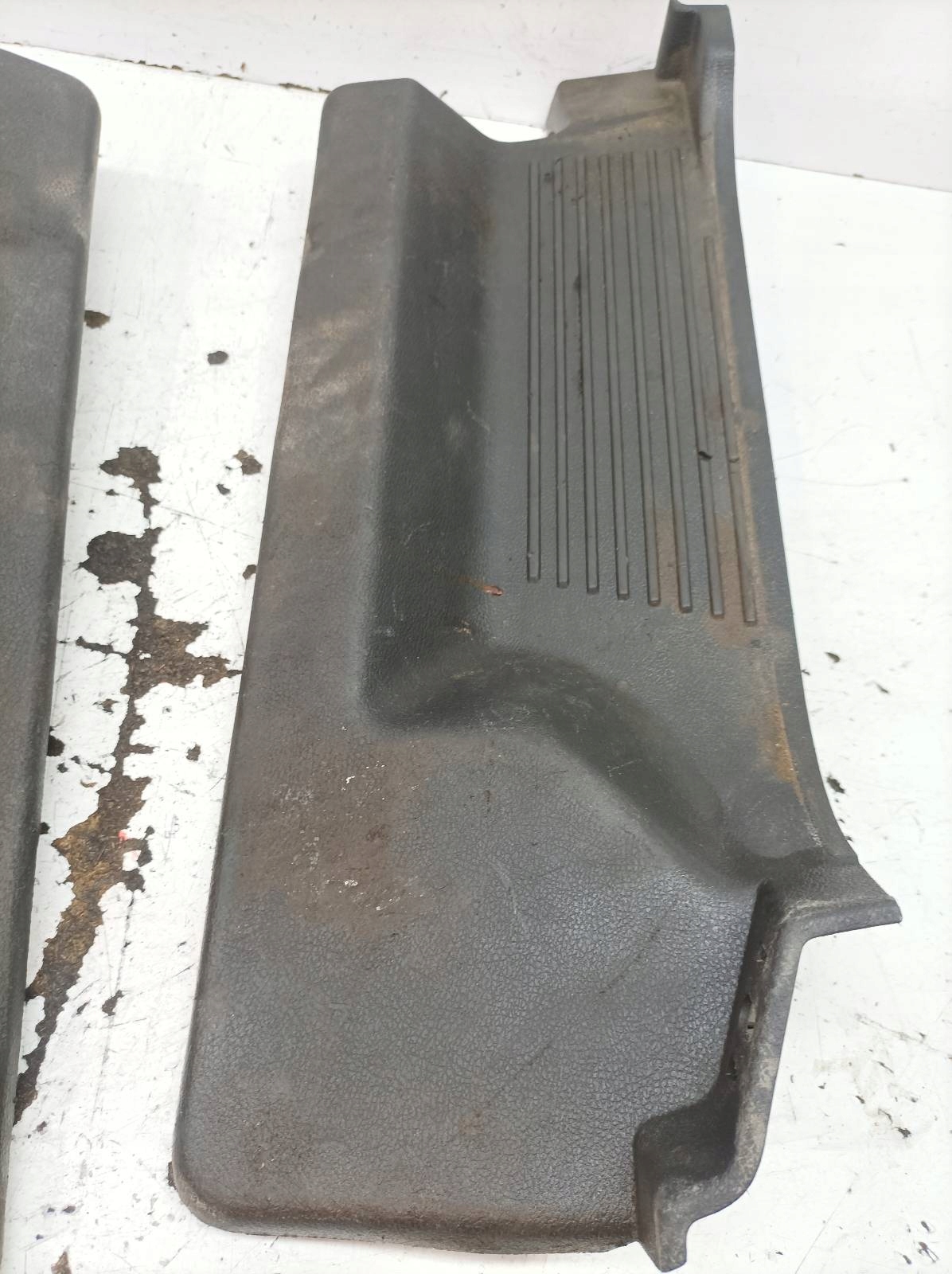 cover of the threshold STOPIEN left right front KOMPLET Ford Transit Courier and