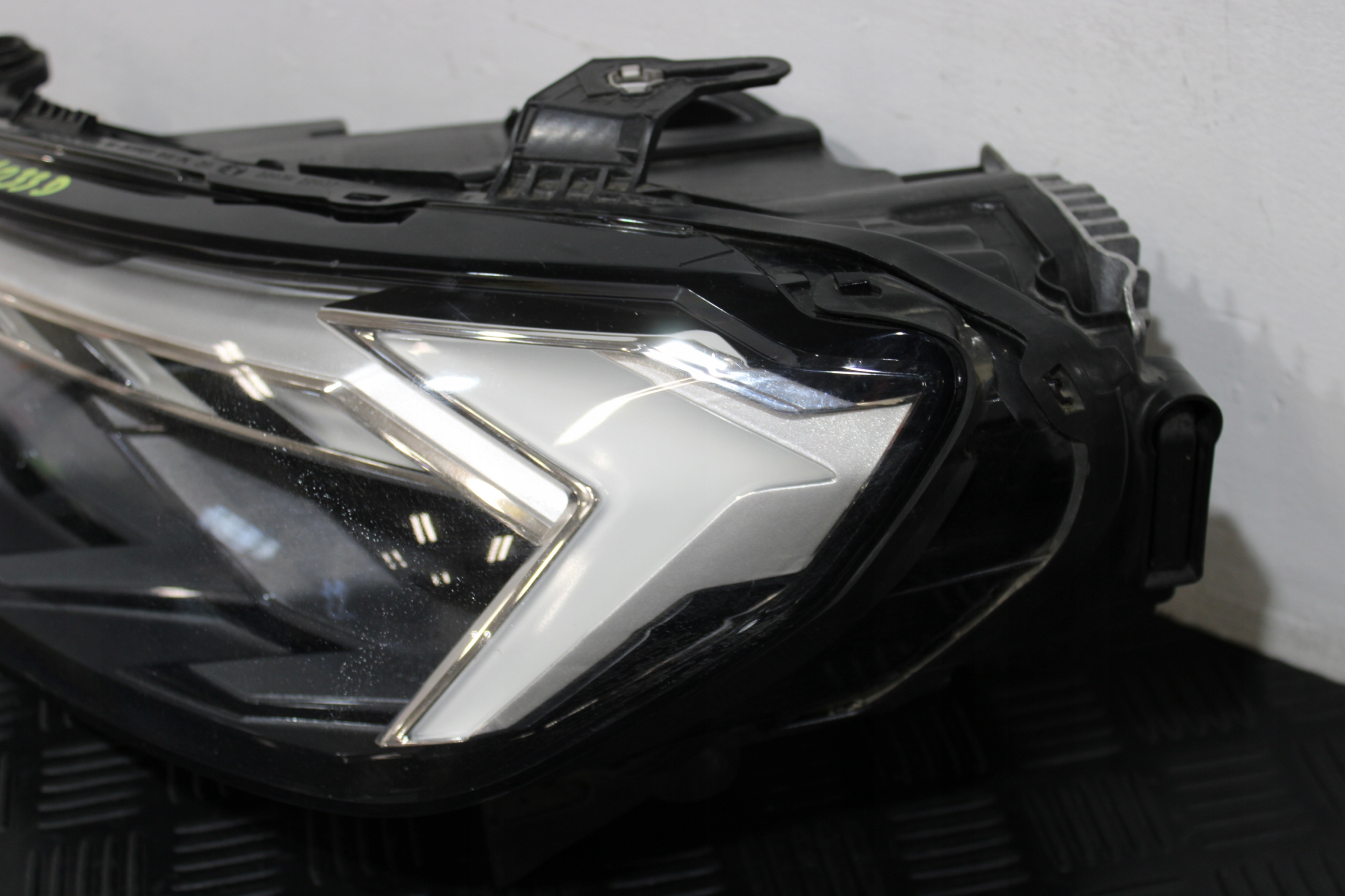 light left front front LED 82A941033D AUDI A1 II 82A