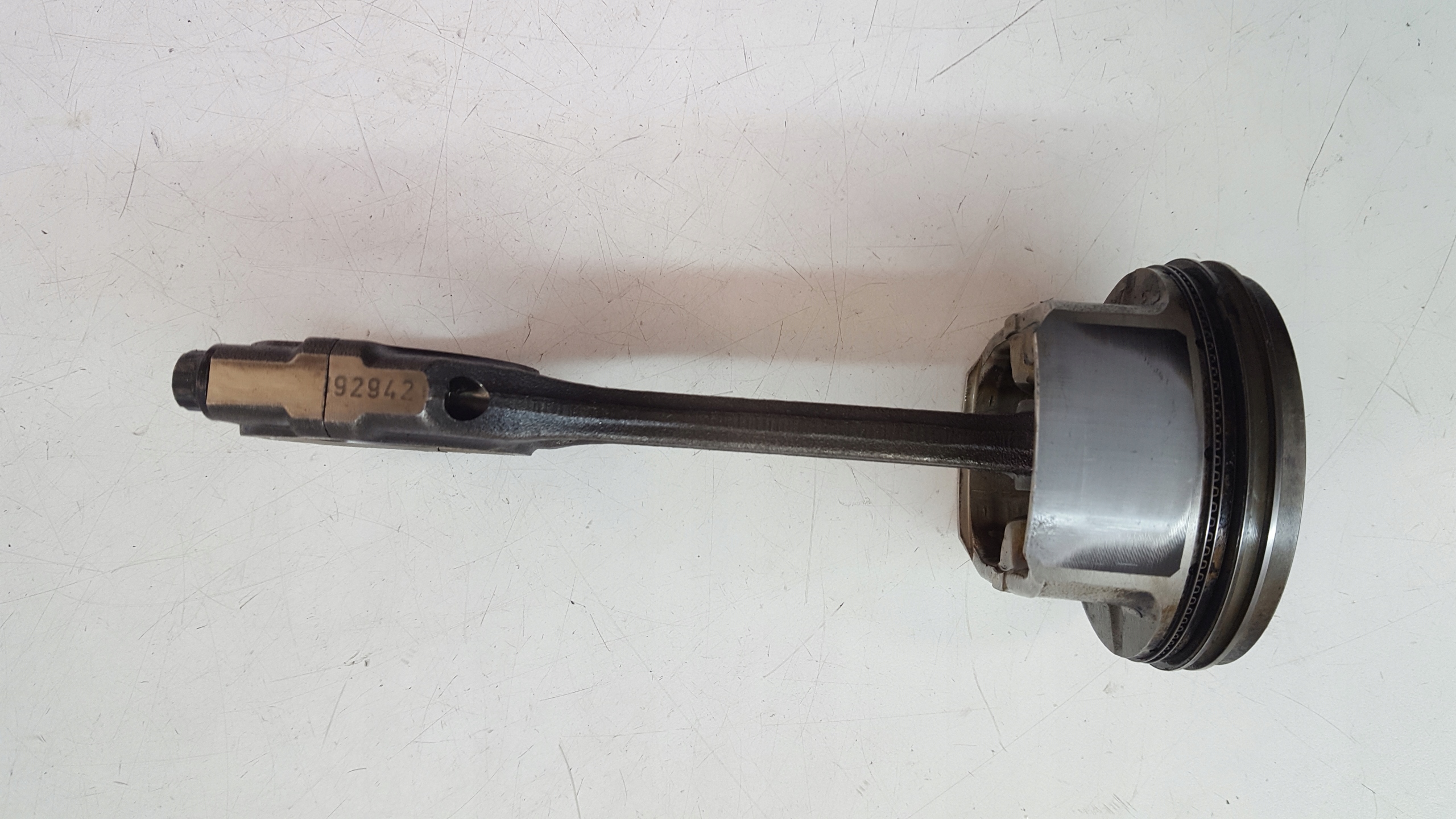 piston connecting rod Kia 1,4 petrol