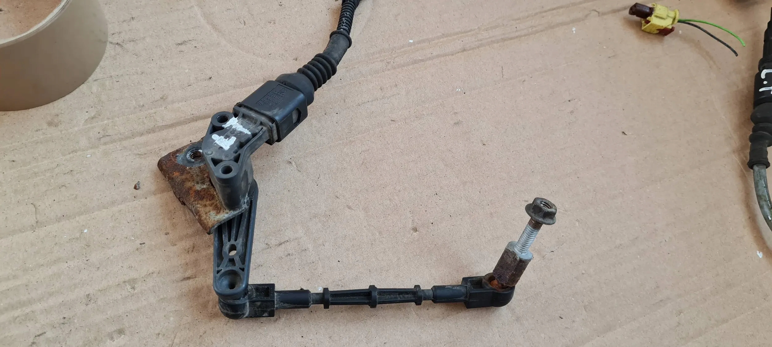 A5 8W SENSOR POZIOMOWANIA HECK LICHTE 4M0907503 A4 B9 8W