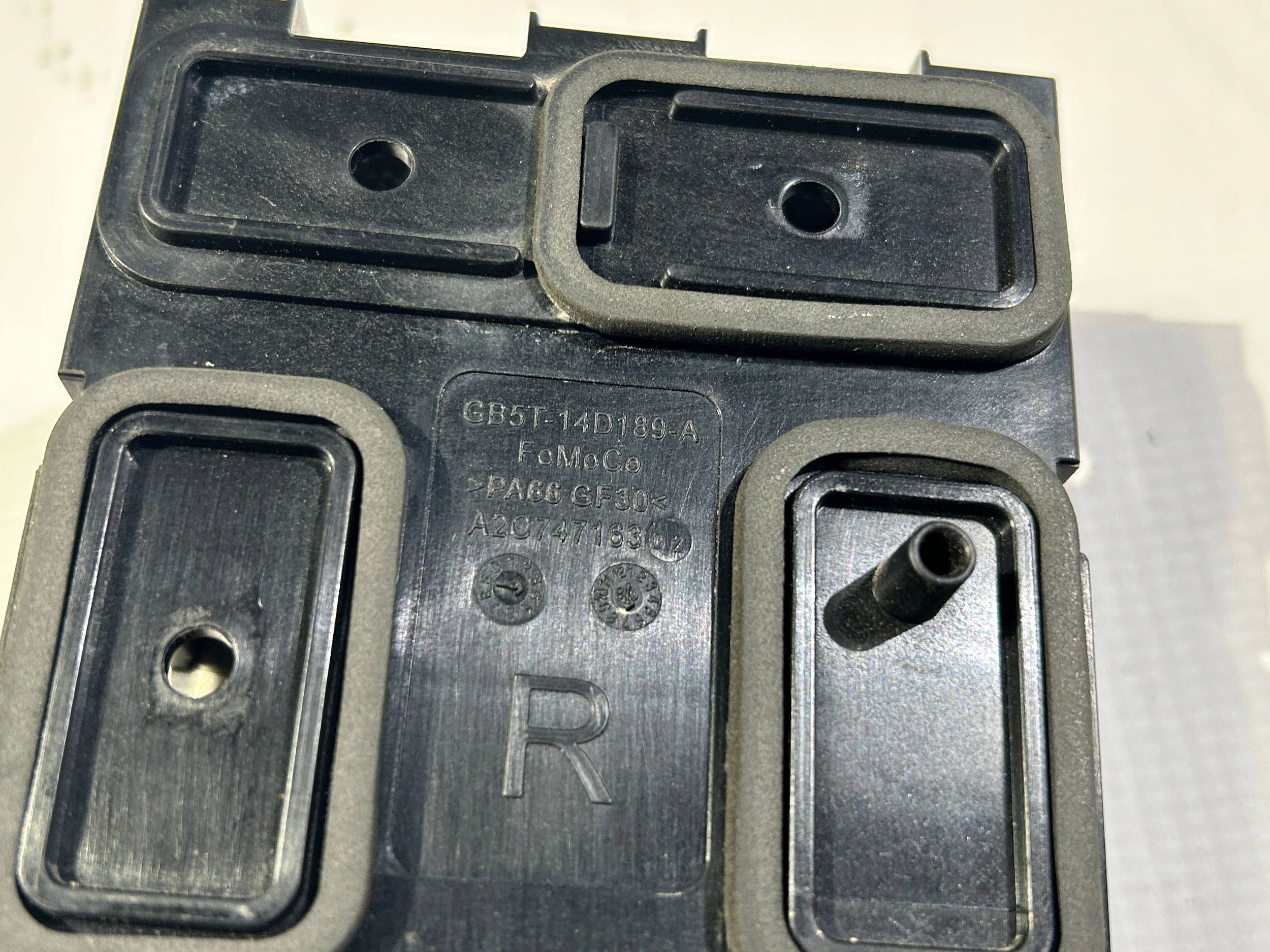 Датчик правый FORD Explorer 2018-