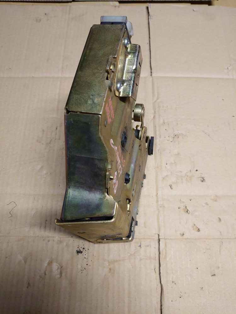 ZAMEK DRZWI PRAWE BOCZNE FORD TRANSIT CONNECT 13- Wersja Europejska