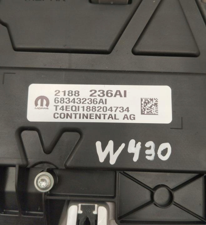 экран WAGONEER л WS 2022 68343236AI