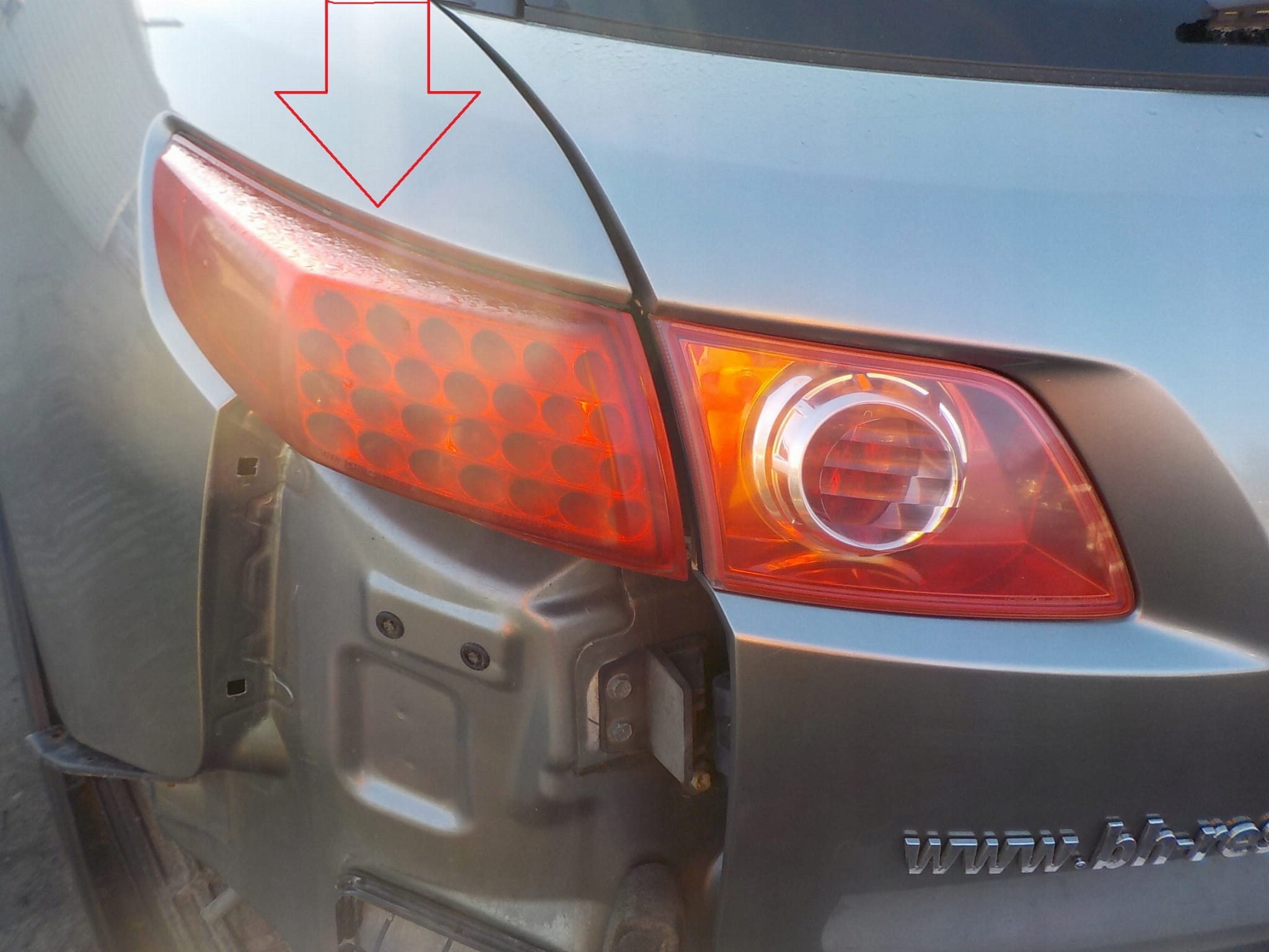 LAMPA TYŁ LEWA INFINITI FX35 FX45 2003-2008