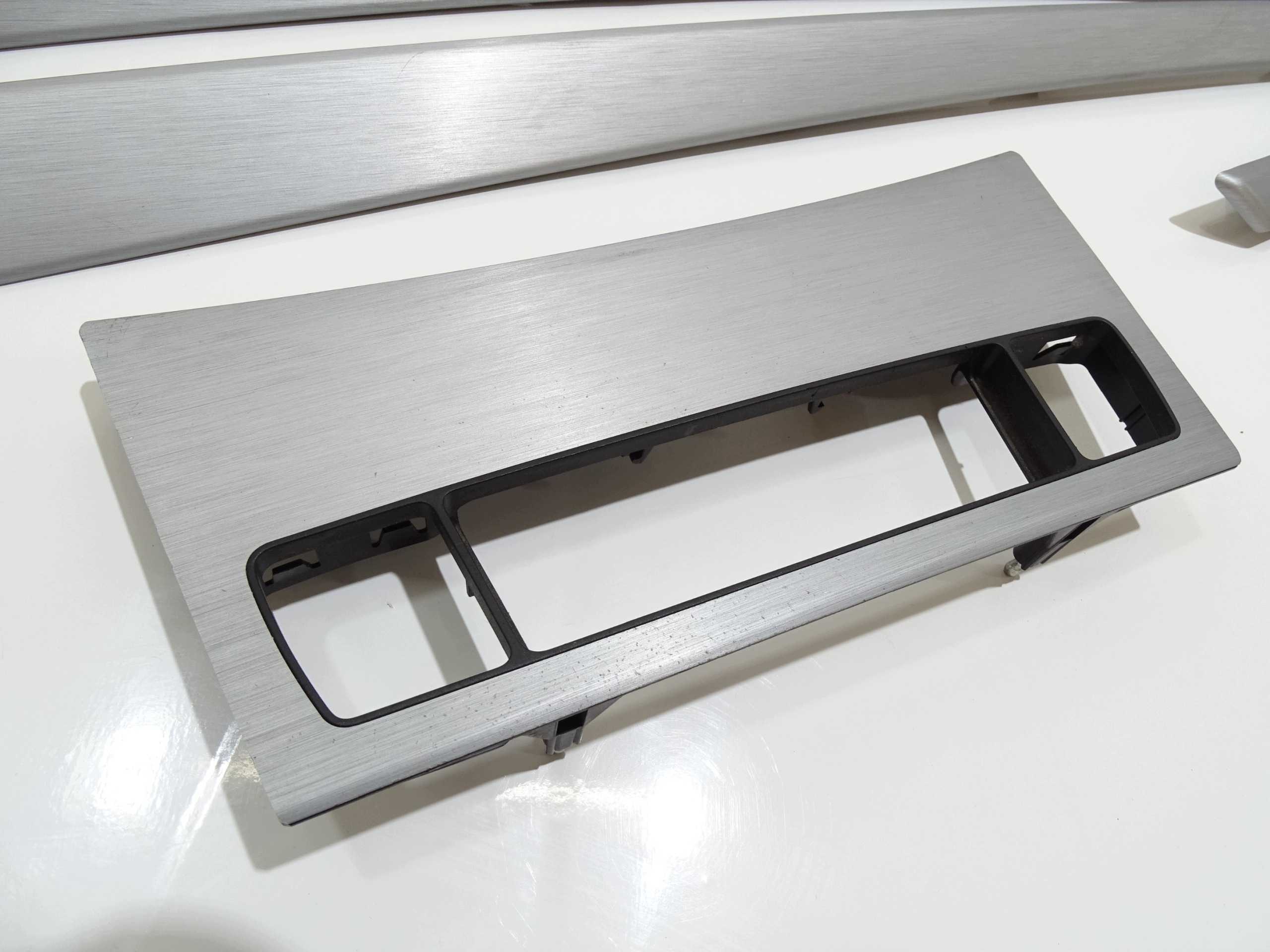 DEKORY SZCZOTKOWANE ALUMINUM BMW E60 E61 6951052