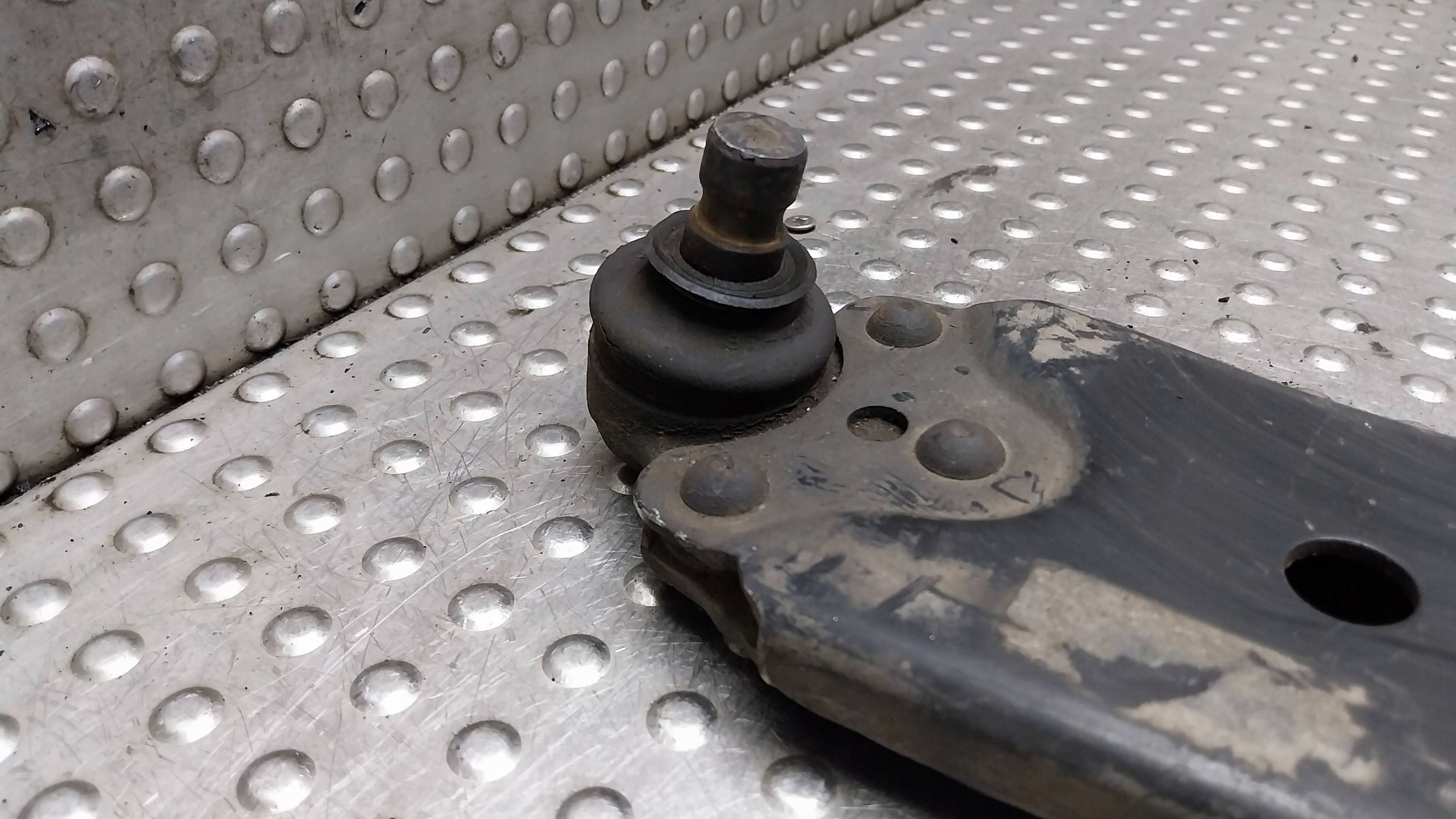 arm right front 2S61-3042-DA FORD FIESTA FUSION MK6