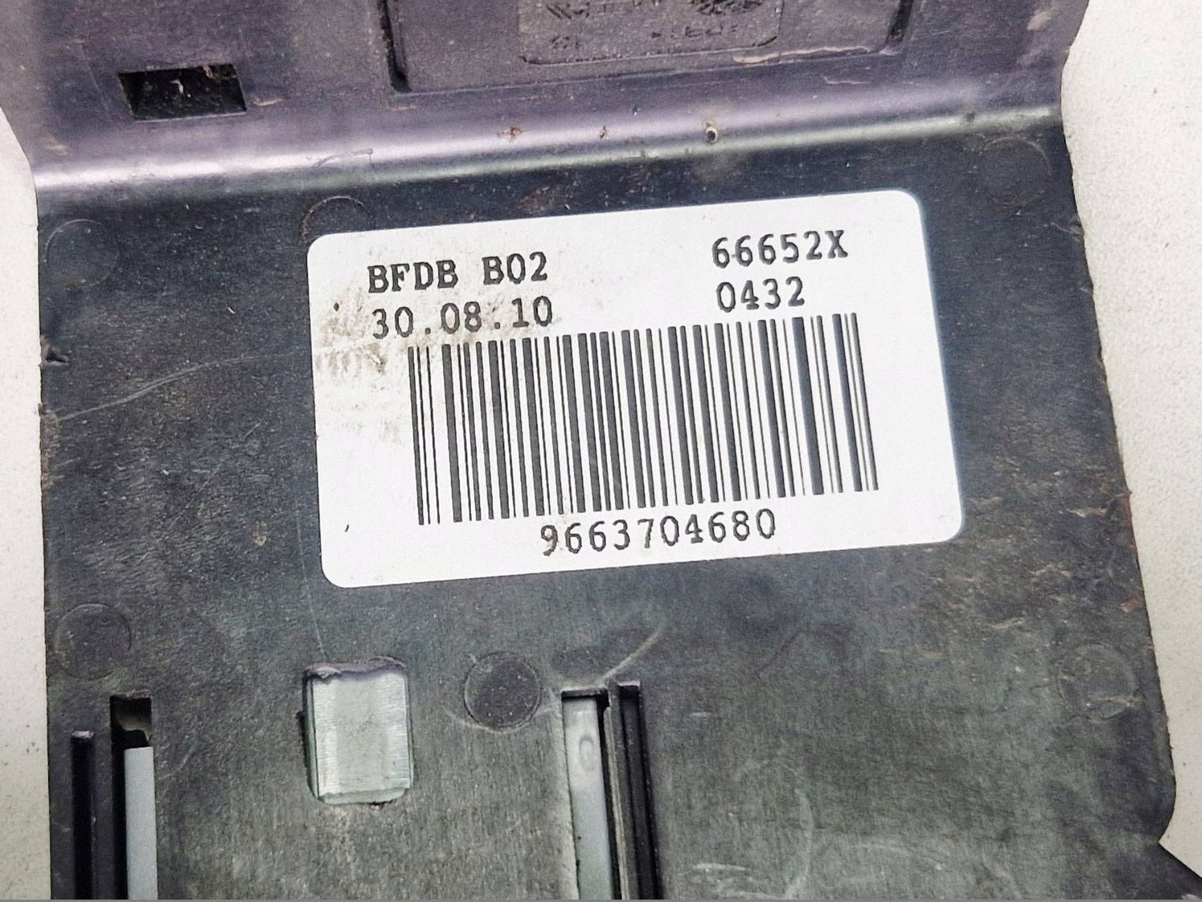Borne Module fusibles Citroen Berlingo 2010 rok 9663704680