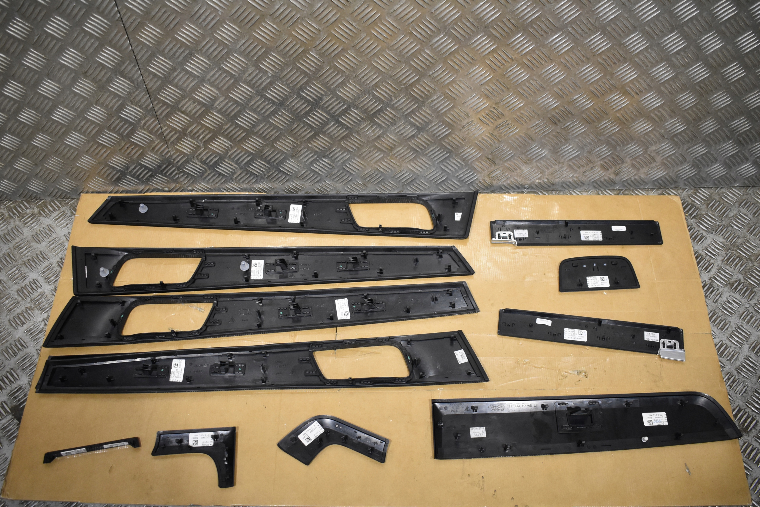 IDEALNE DECORY DEKORY PIANO Console BOCZKOW PORSCHE PANAMERA 971 1