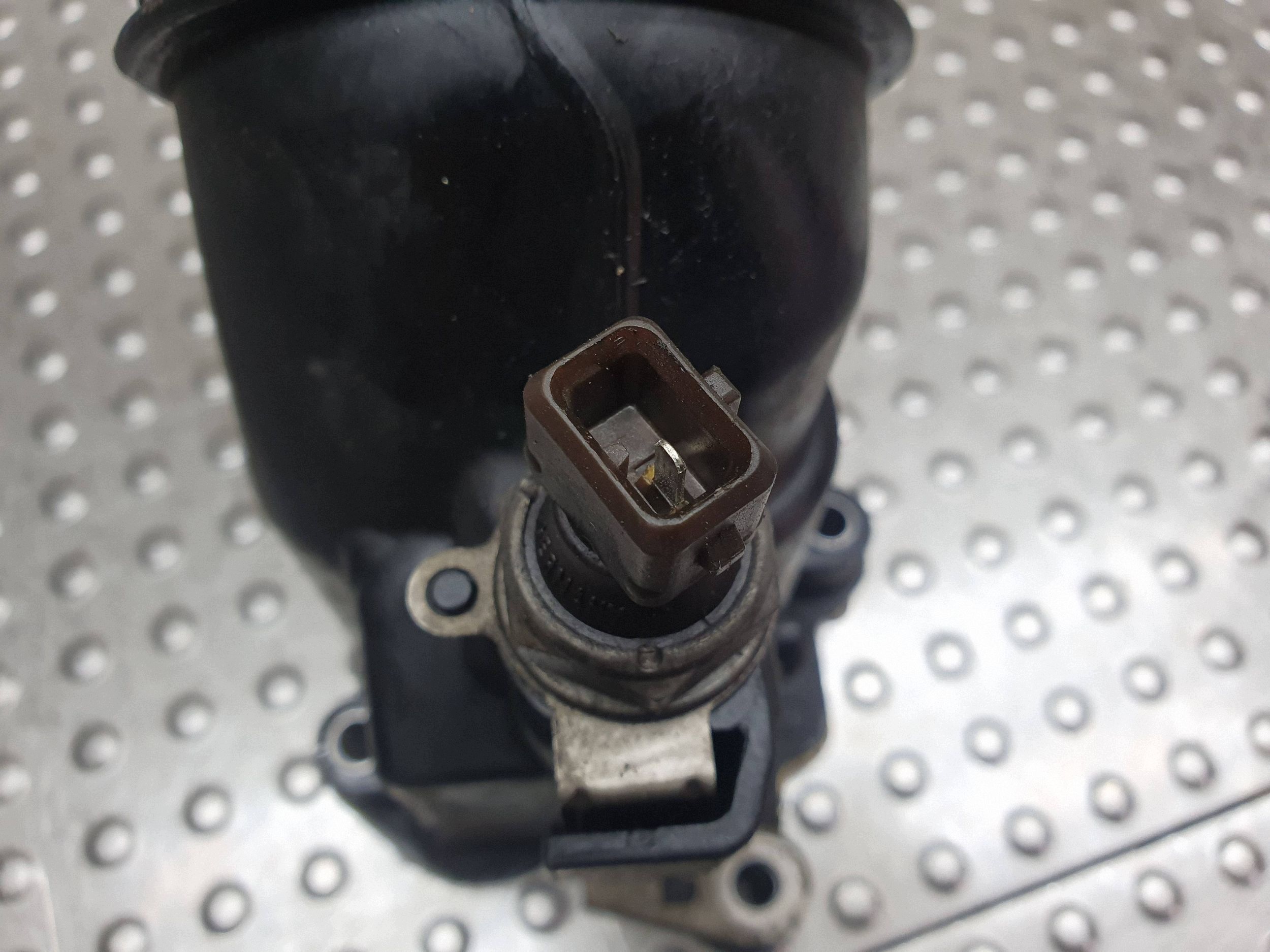 oil filter holder 7807799 BMW E90 E83 E87 E91 E60 E88 E92 E93 2.0D N47