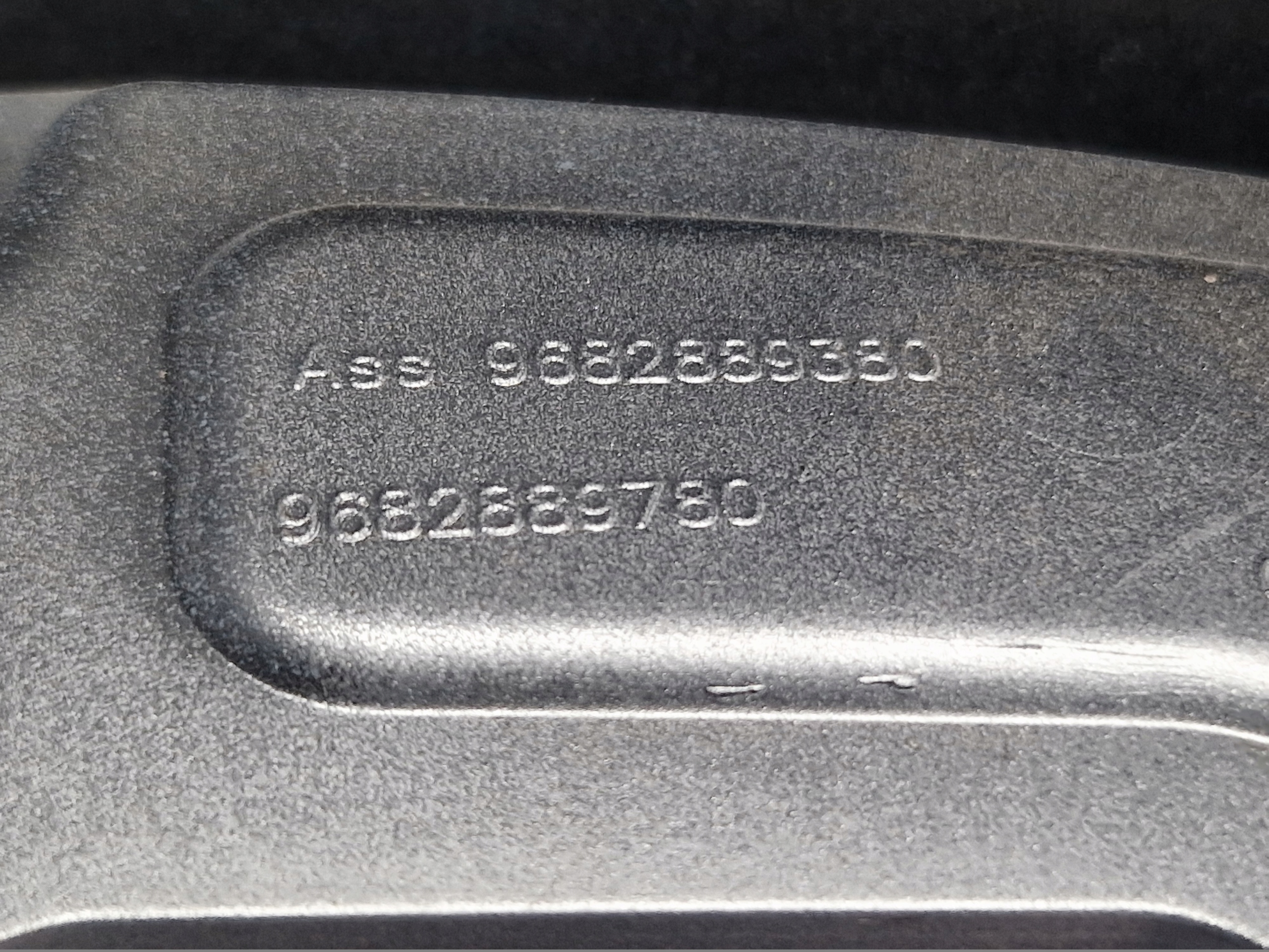 PEUGEOT 3008 fender right front front 9682889380