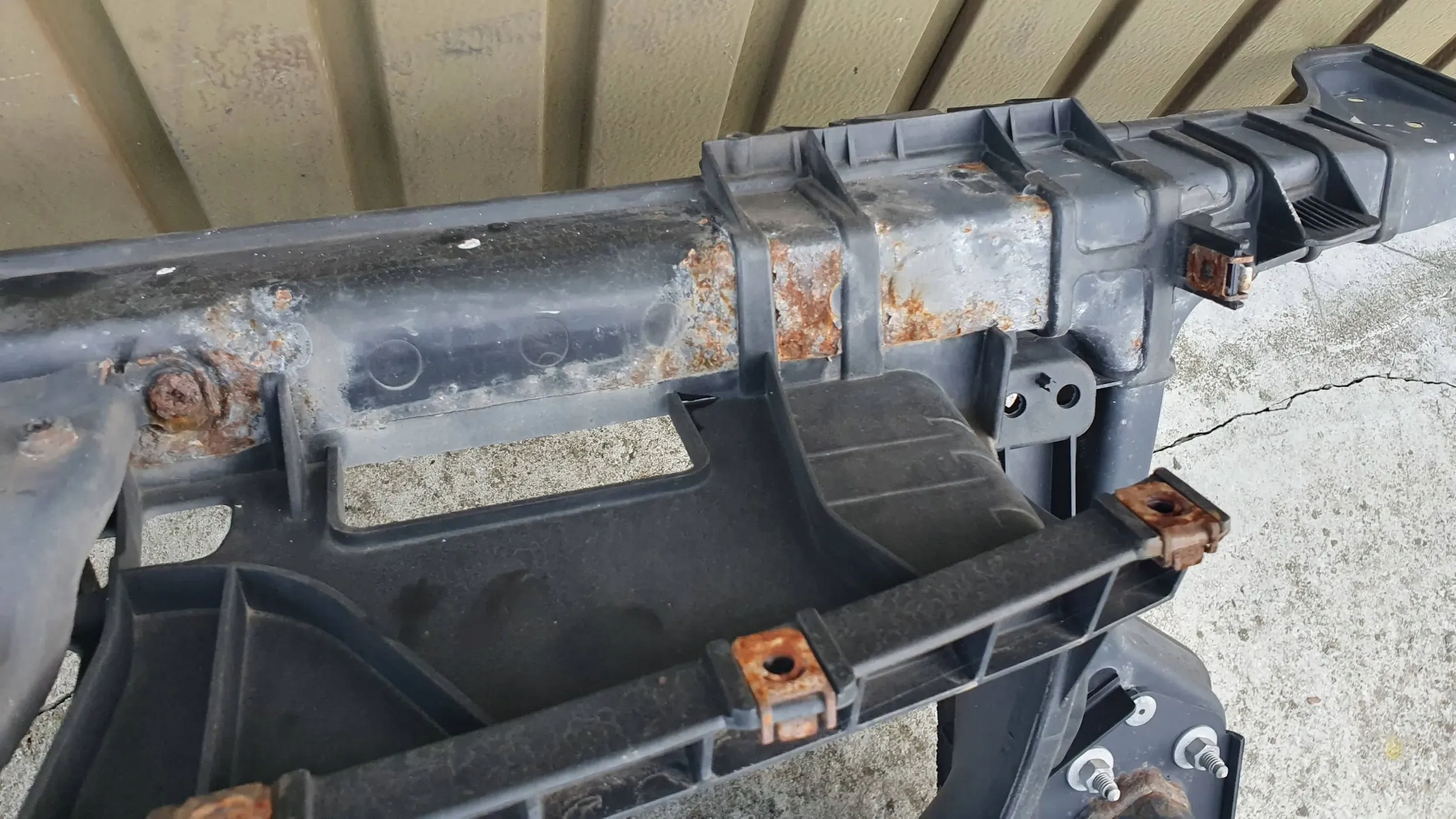 BMW 1 E81 E87 Diesel support panel for radiators pillar sider support right $
