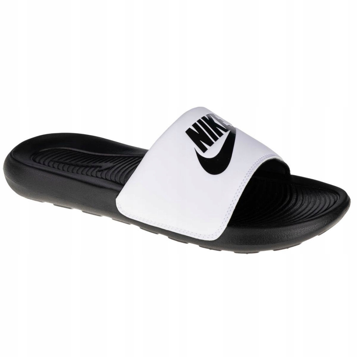 Nazouváky Nike Victori One M vel. 45