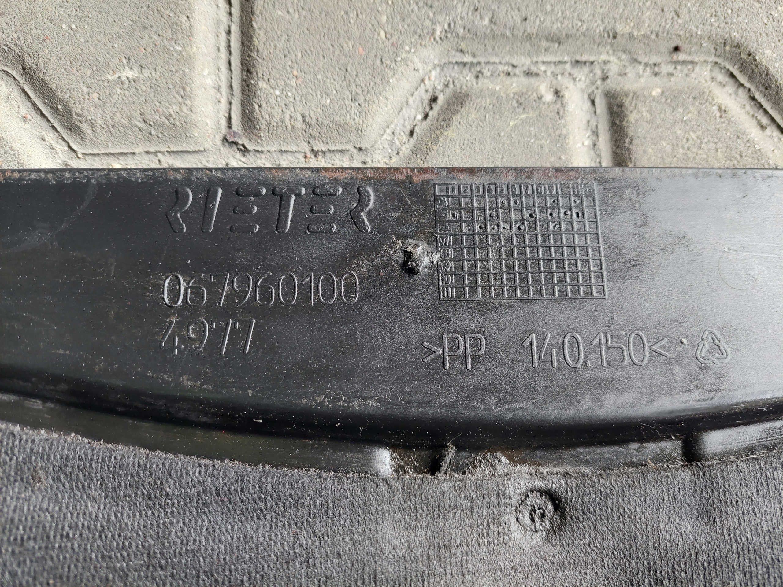 cover below engine 067960100 MASERATI QUATTROPORTE V 4.2 V8 2007