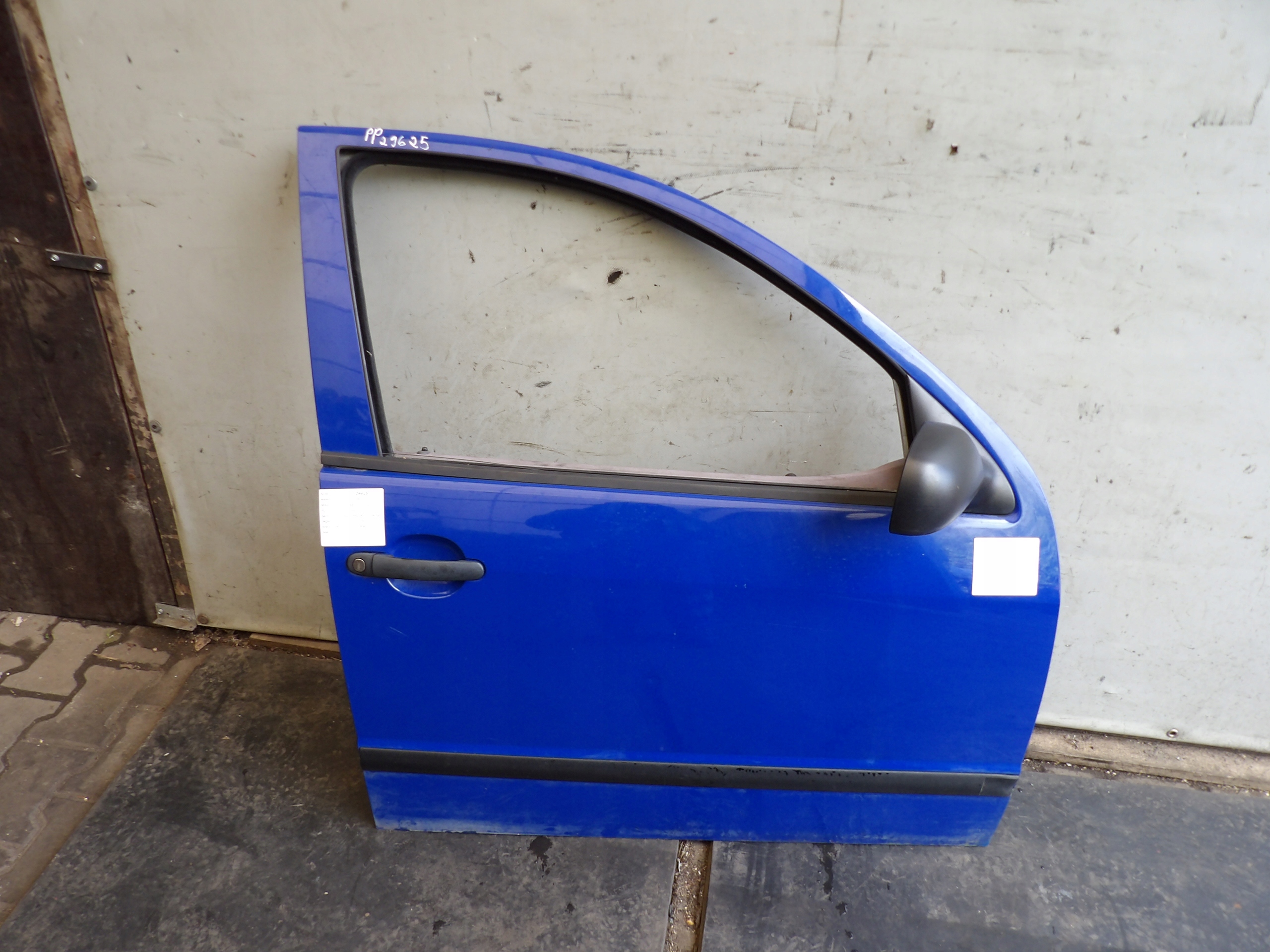 Skoda Fabia and door front right HB 5D lak. 4590