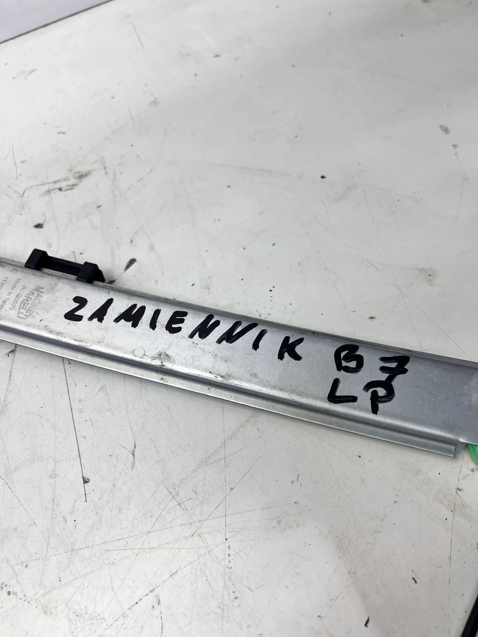 mechanism windows left front AUDI A4 B6 B7 ZAMIENNNIK MAGNETI MARELLI