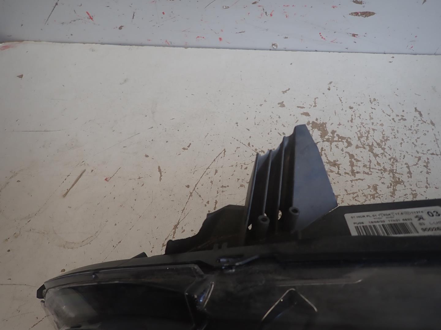 light front front left PEUGEOT 108 2014