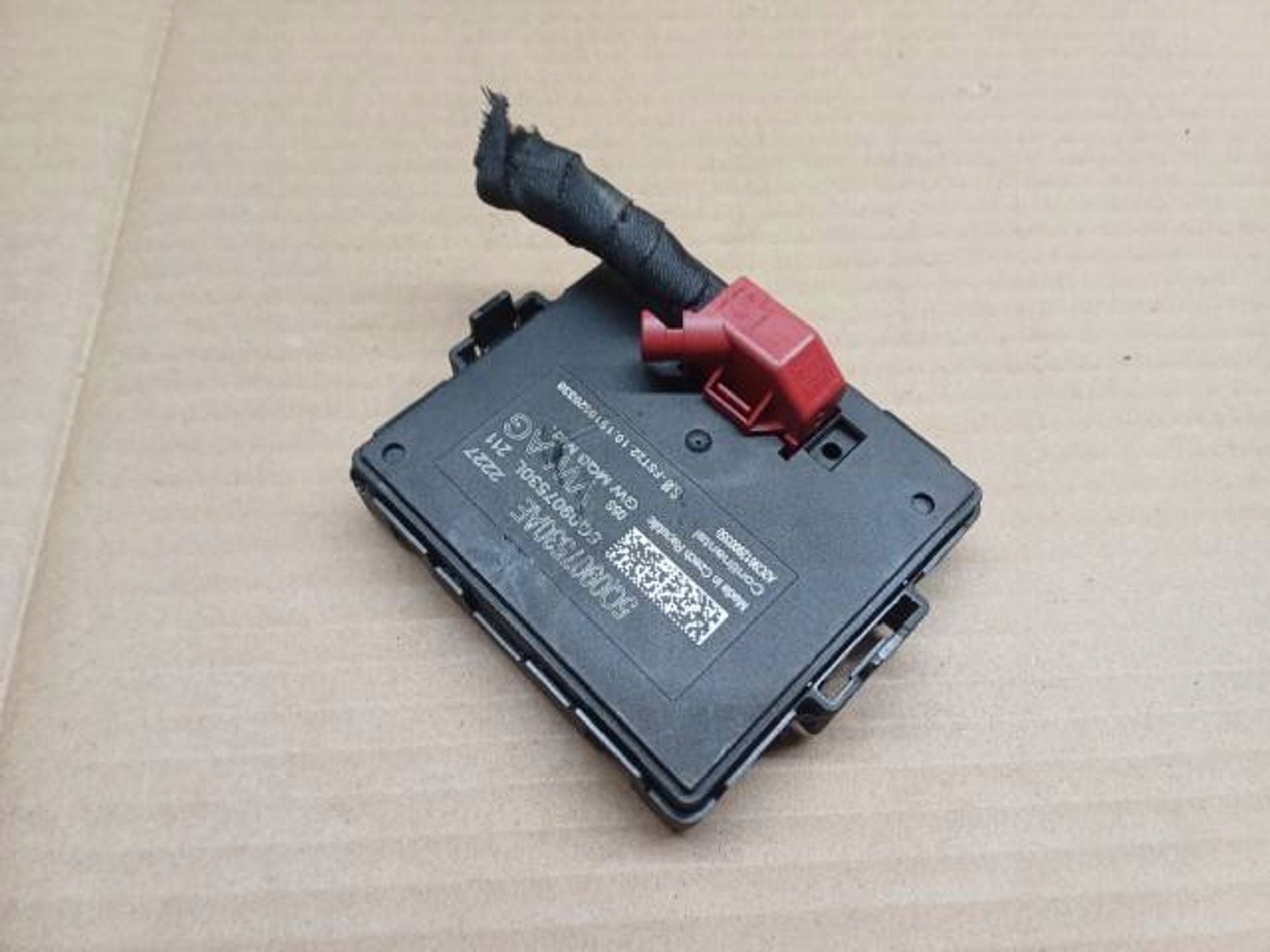 модуль (блок) управления межсетевым интерфейсом vw PASSAT B8 5Q0907530AE