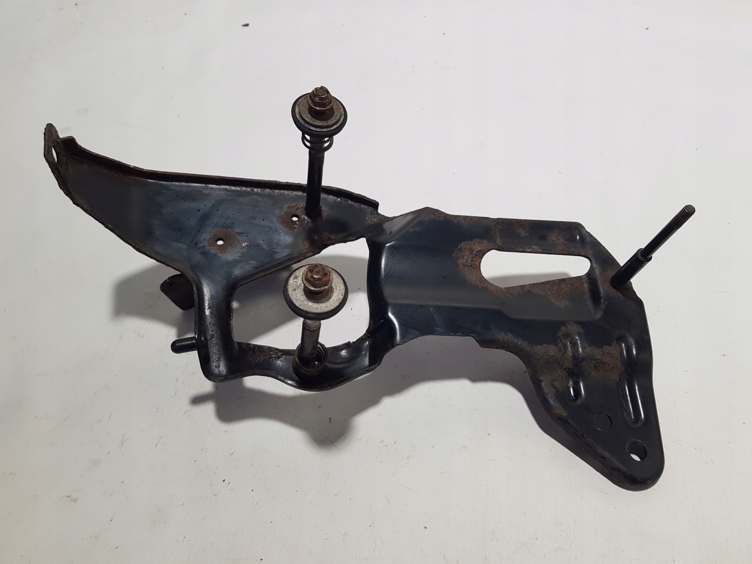 bracket KOMPRESORA AIRMATIC SPREZARKI MERCEDES W251