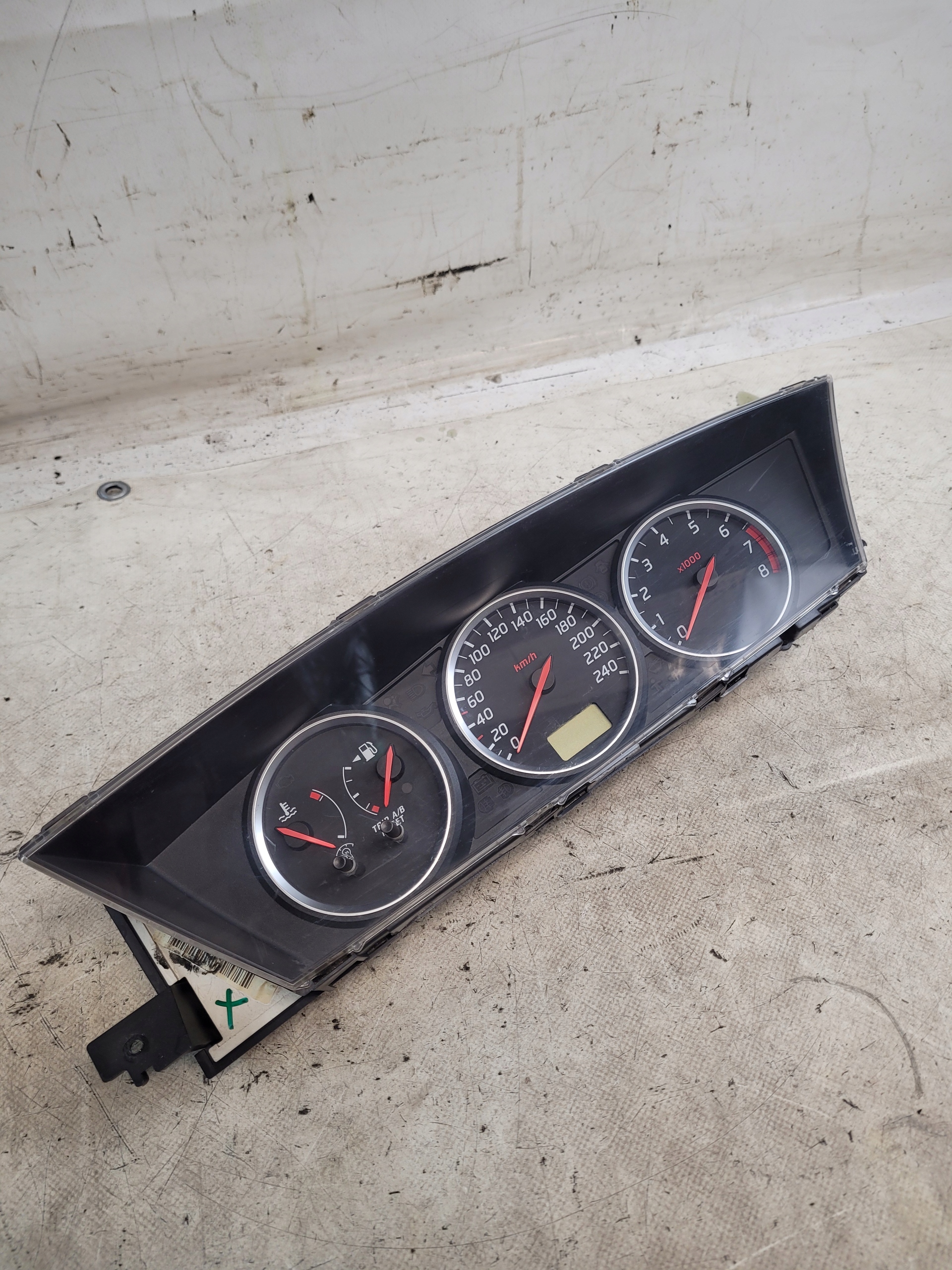 dials dials OE AU862 NISSAN PRIMERA P12 1.8B 04r.