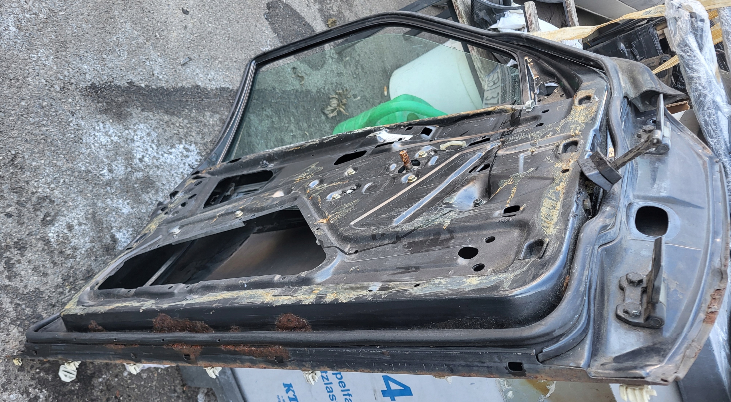 door left front front MERCEDES 190 W201 black,