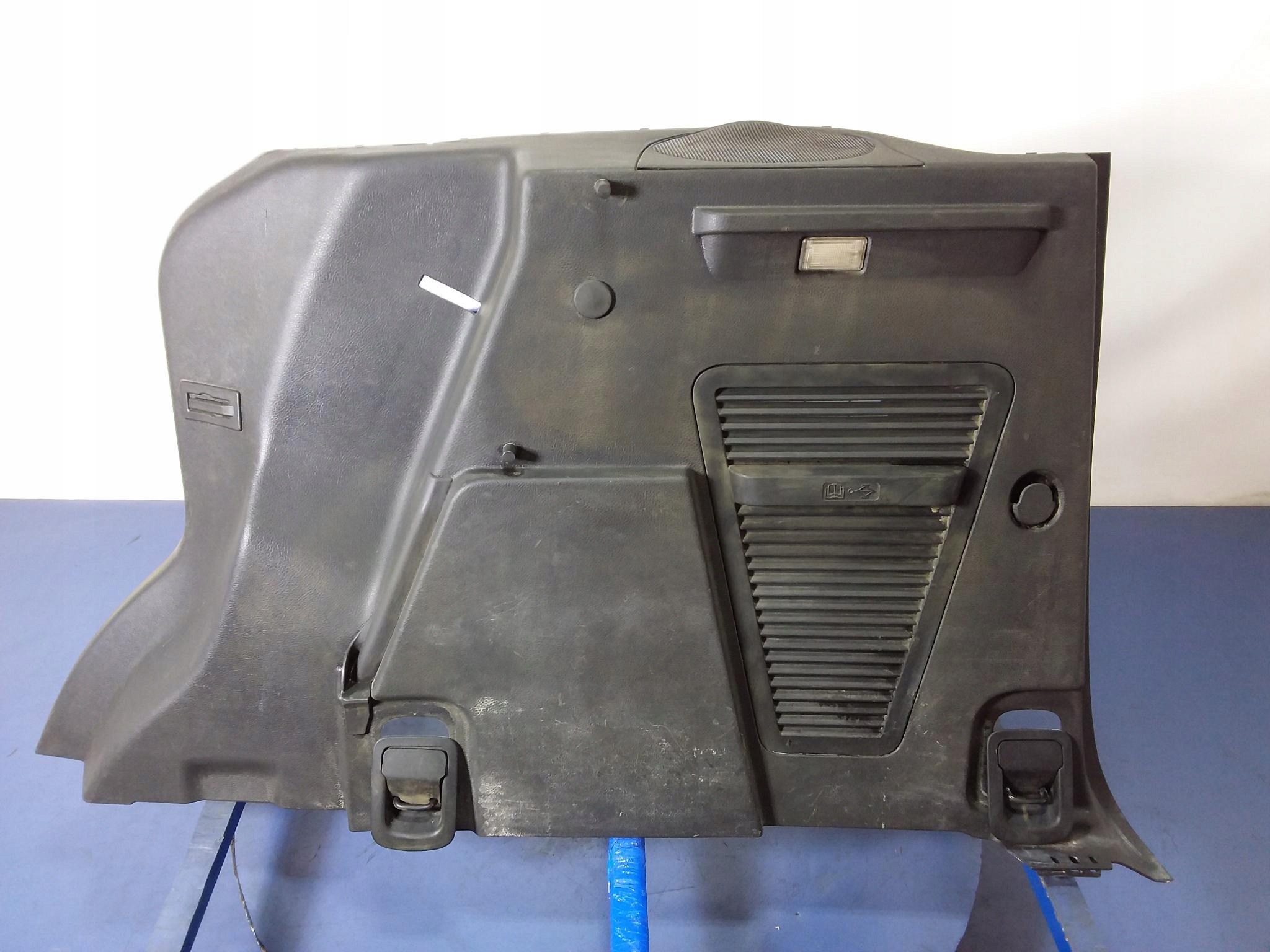 TOURNEO COURIER ОБИВКА БЕКОН БАГАЖНИК ПРАВЫЙ