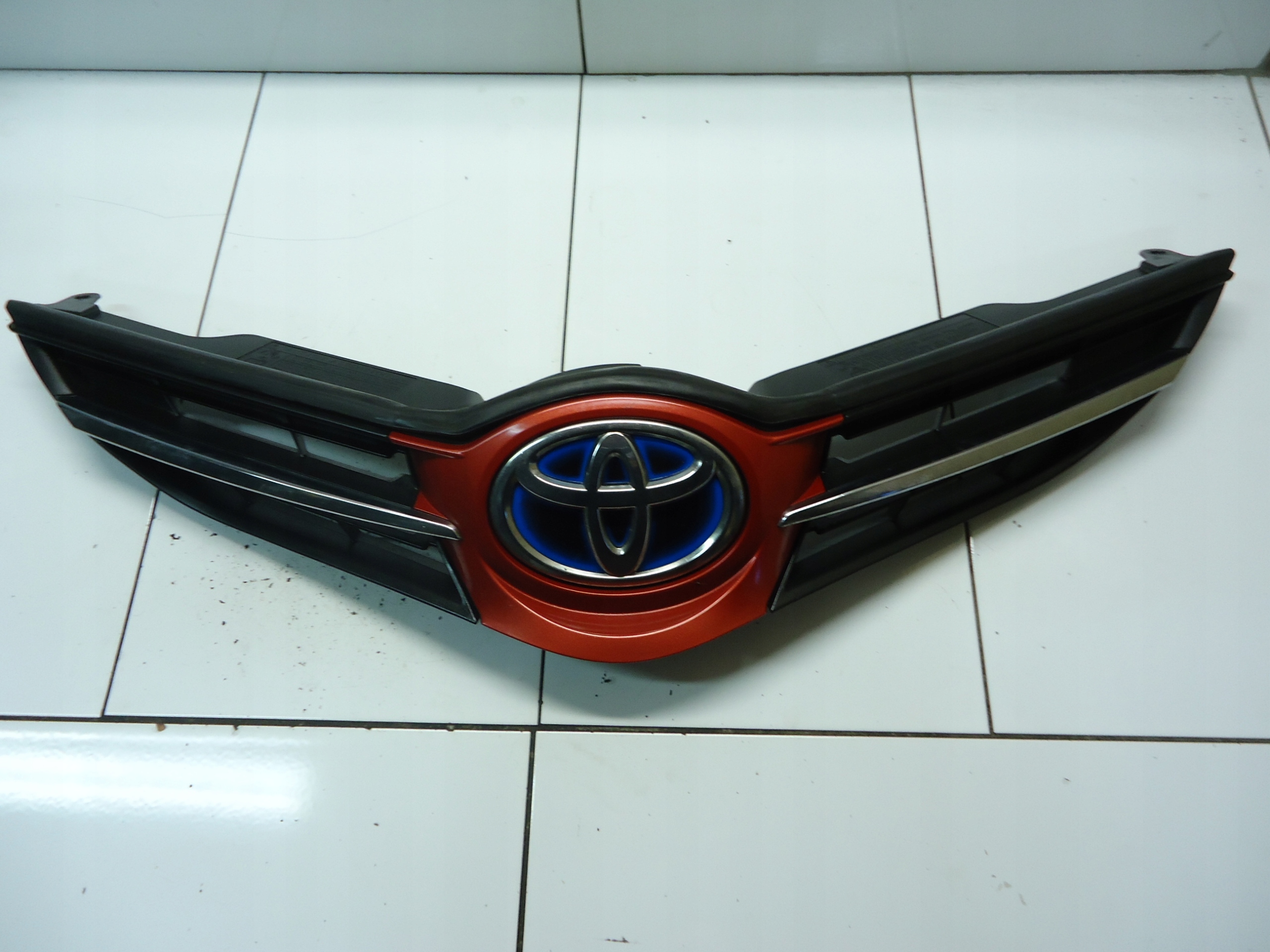 TOYOTA AURIS II Grill Grill 53114-02260