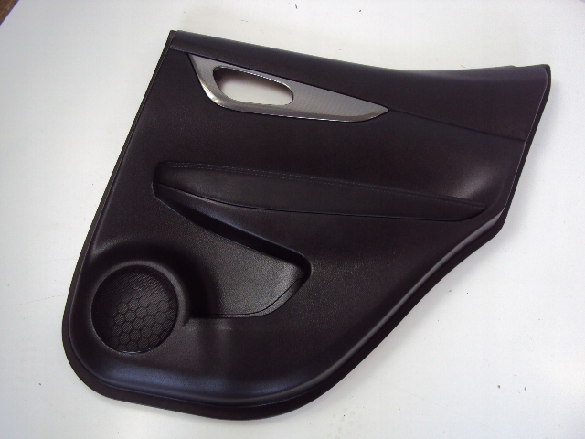 TAPICERKA DRZWI PRAWY TYŁ NISSAN QASHQAI J11