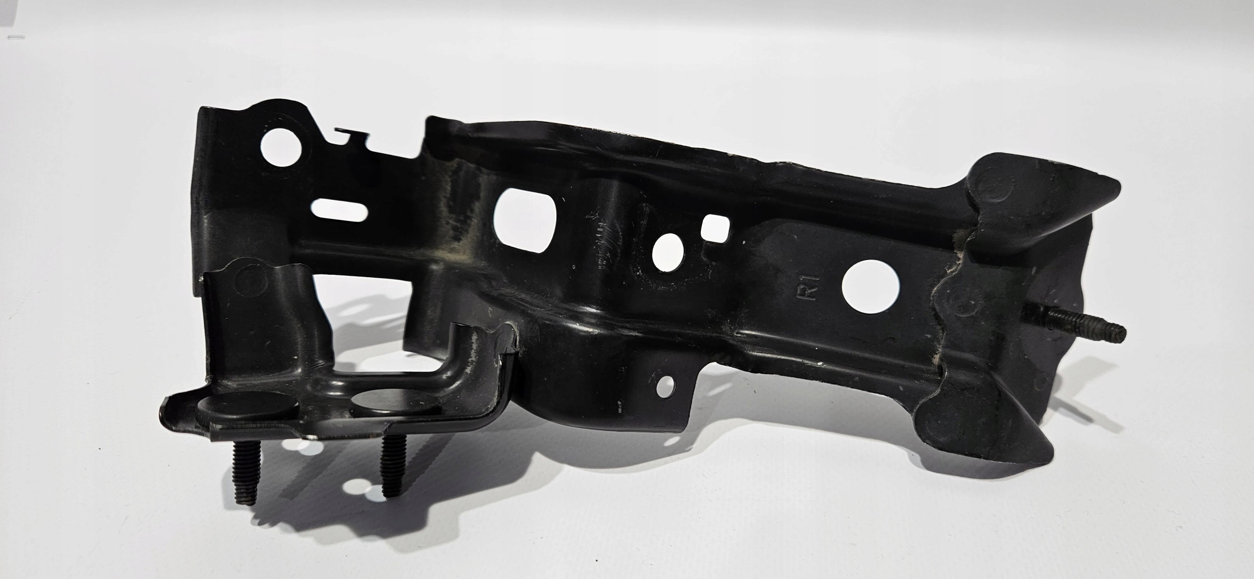 bracket console holder right front TOYOTA YARIS IV 20- original