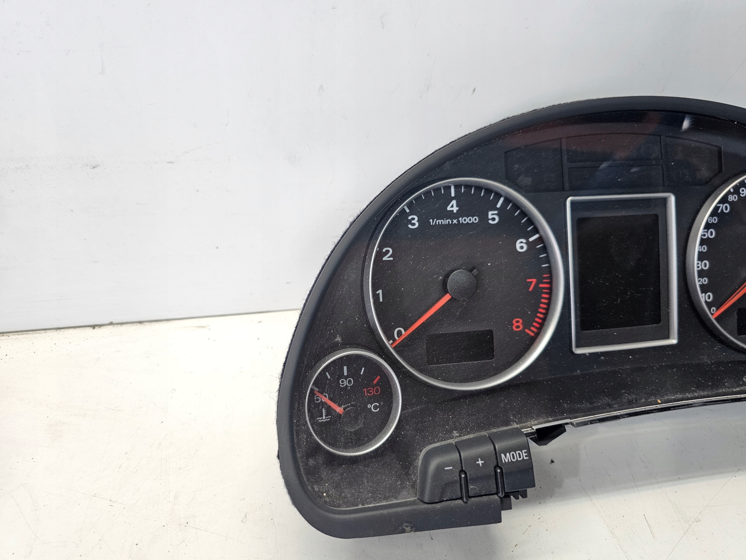 dials dials AUDI A4 B7 2.0 TFSI 8E0920933E EUROPA