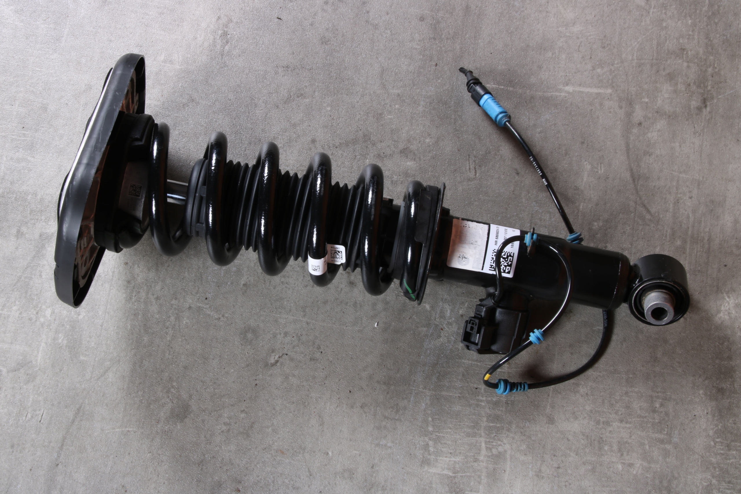 BMW X5 G05 shock absorber right rear part rear VDC 6869024