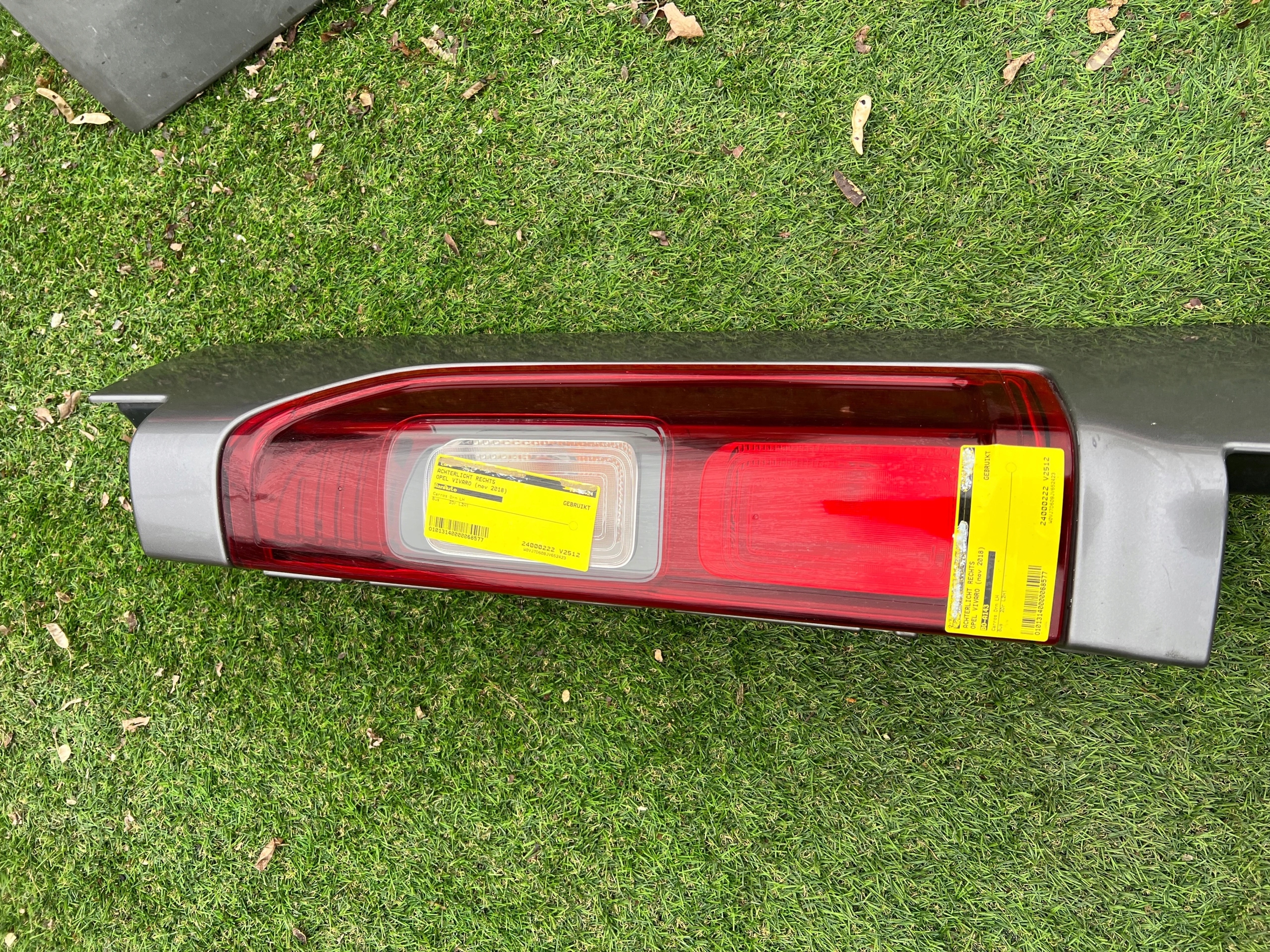 OPEL VIVARO light rear left complete original 265A13908R 265A13964R 10840