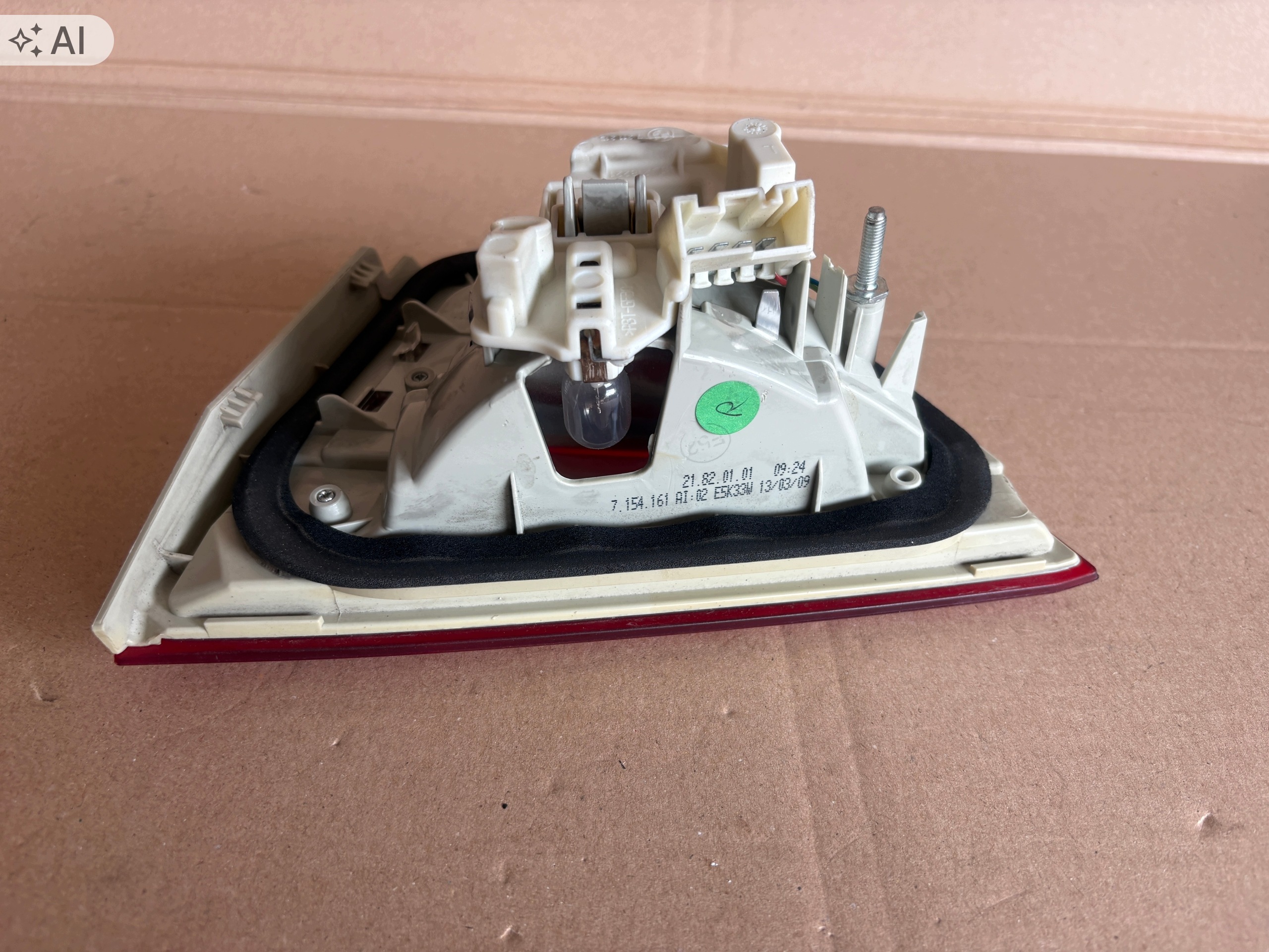 BMW E91 light left rear part to the bonnet 7154161