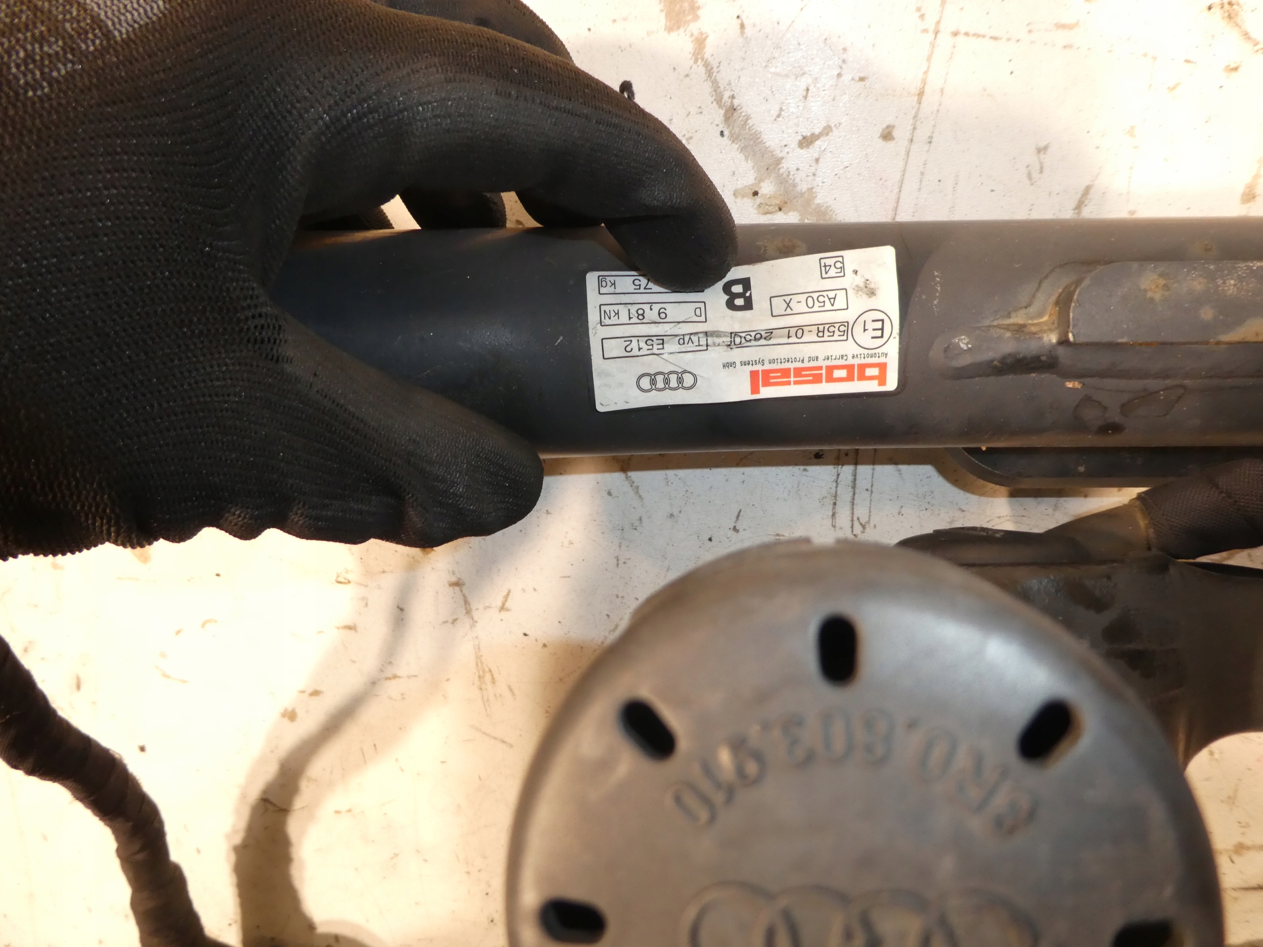 tow AUDI A3 8V 8V5800495A