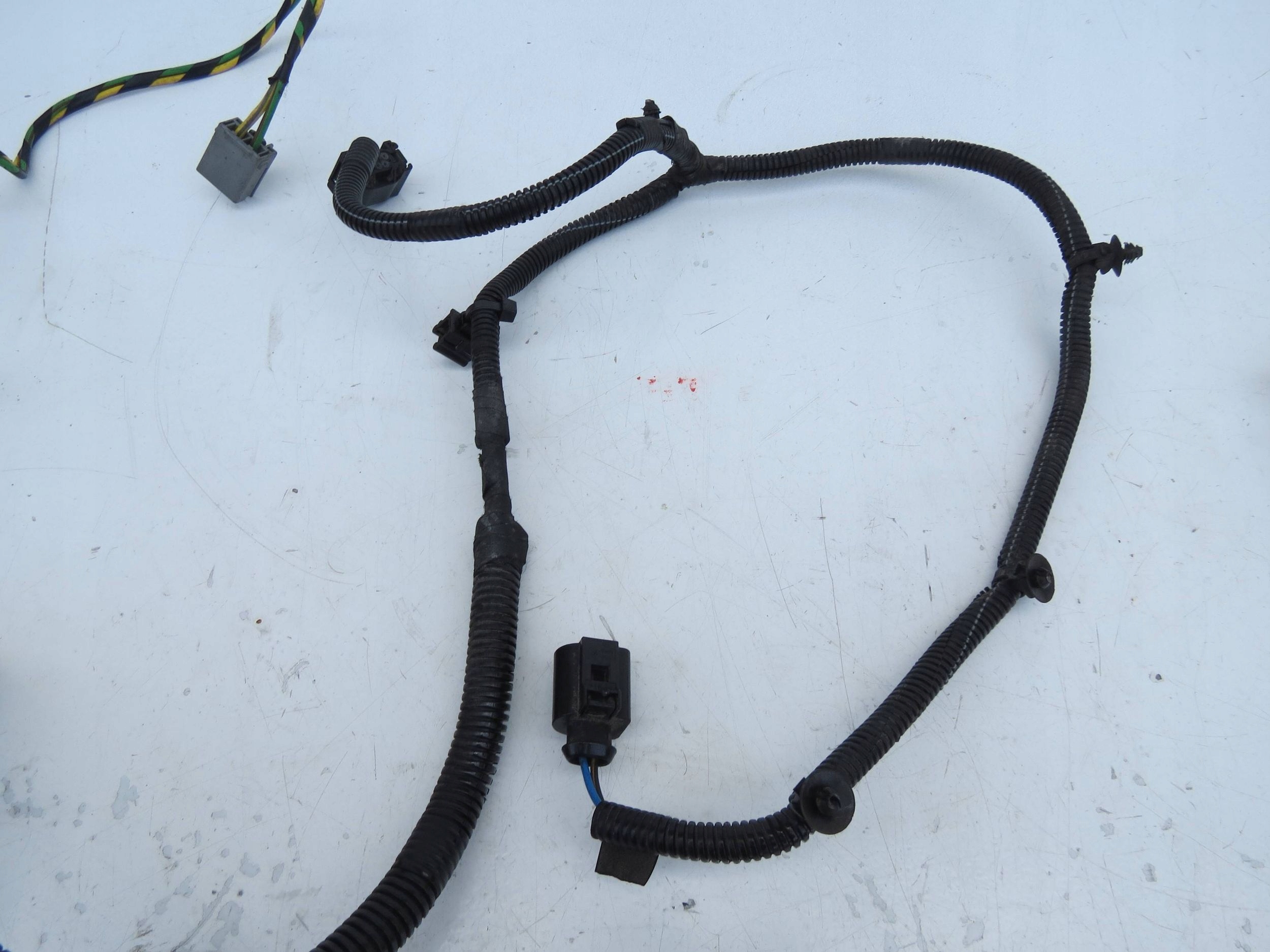 bundle door right rear part VOLVO S60 II V60 and 2.0D 163KM 31270309