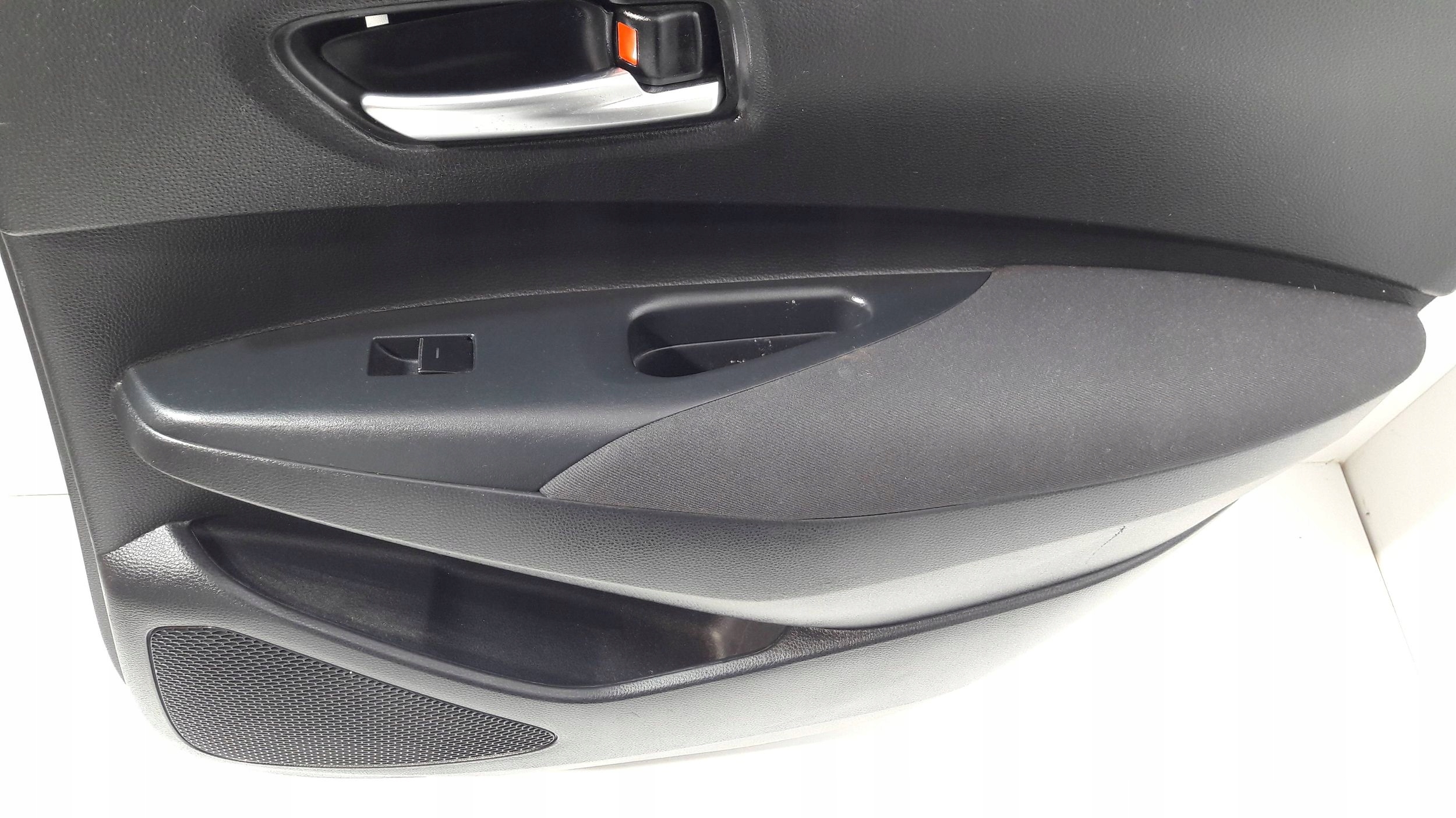 Toyota Corolla E210 E21 side door right rear 67613-X1G02 (ET37)