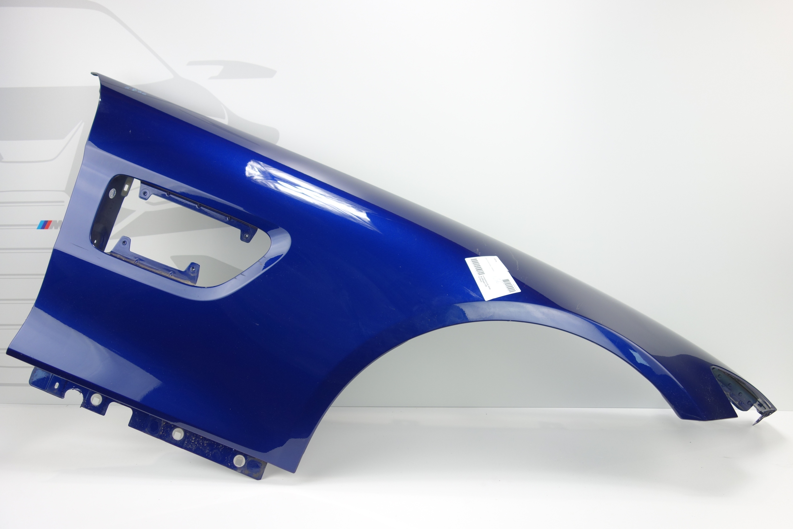 BŁOTNIK PRAWY PRZÓD MERCEDES W190 AMG GT COUPE 896