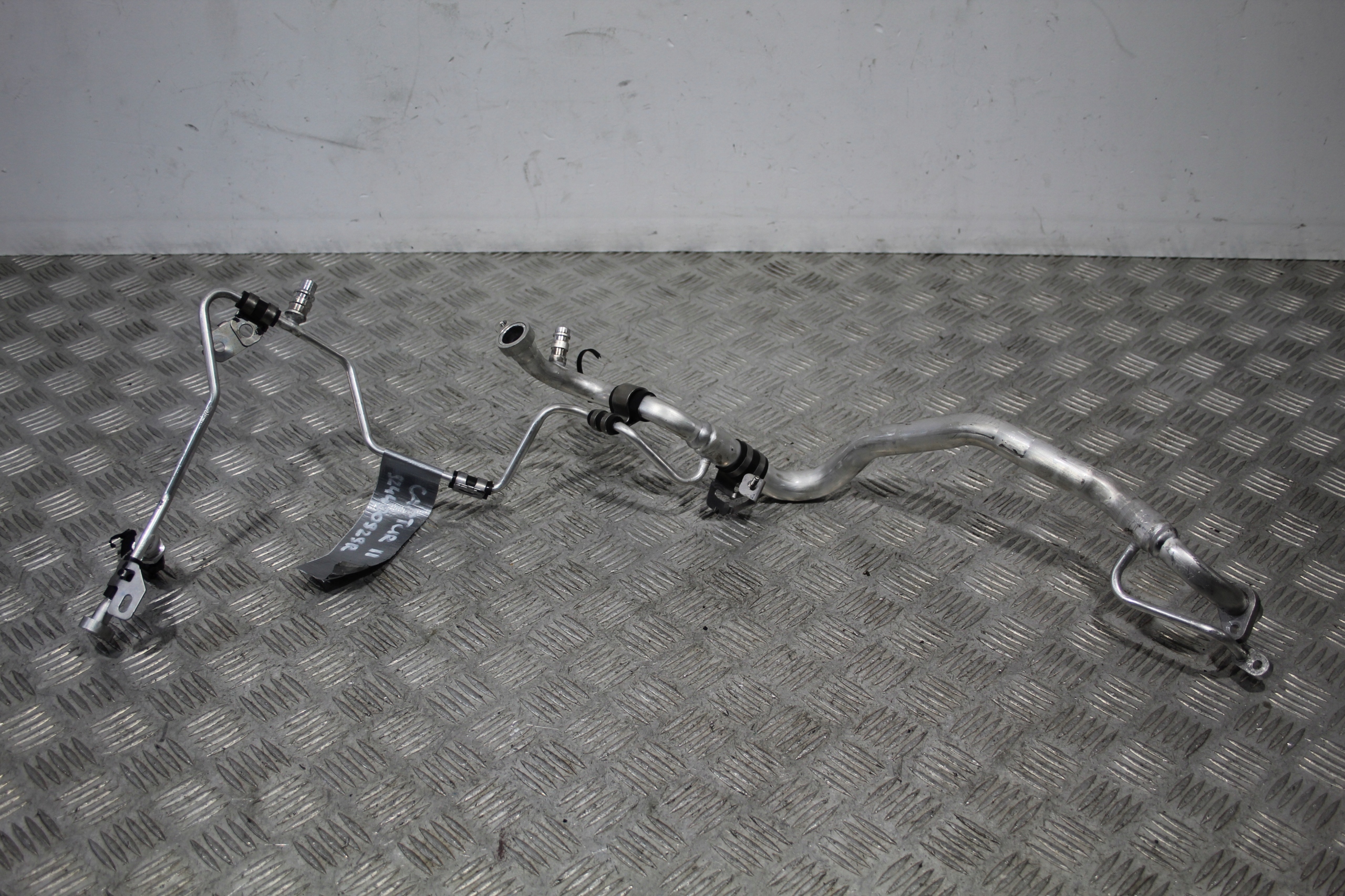 924400929R - ШЛАНГ КОНДИЦІОНЕРА RENAULT CAPTUR II 2