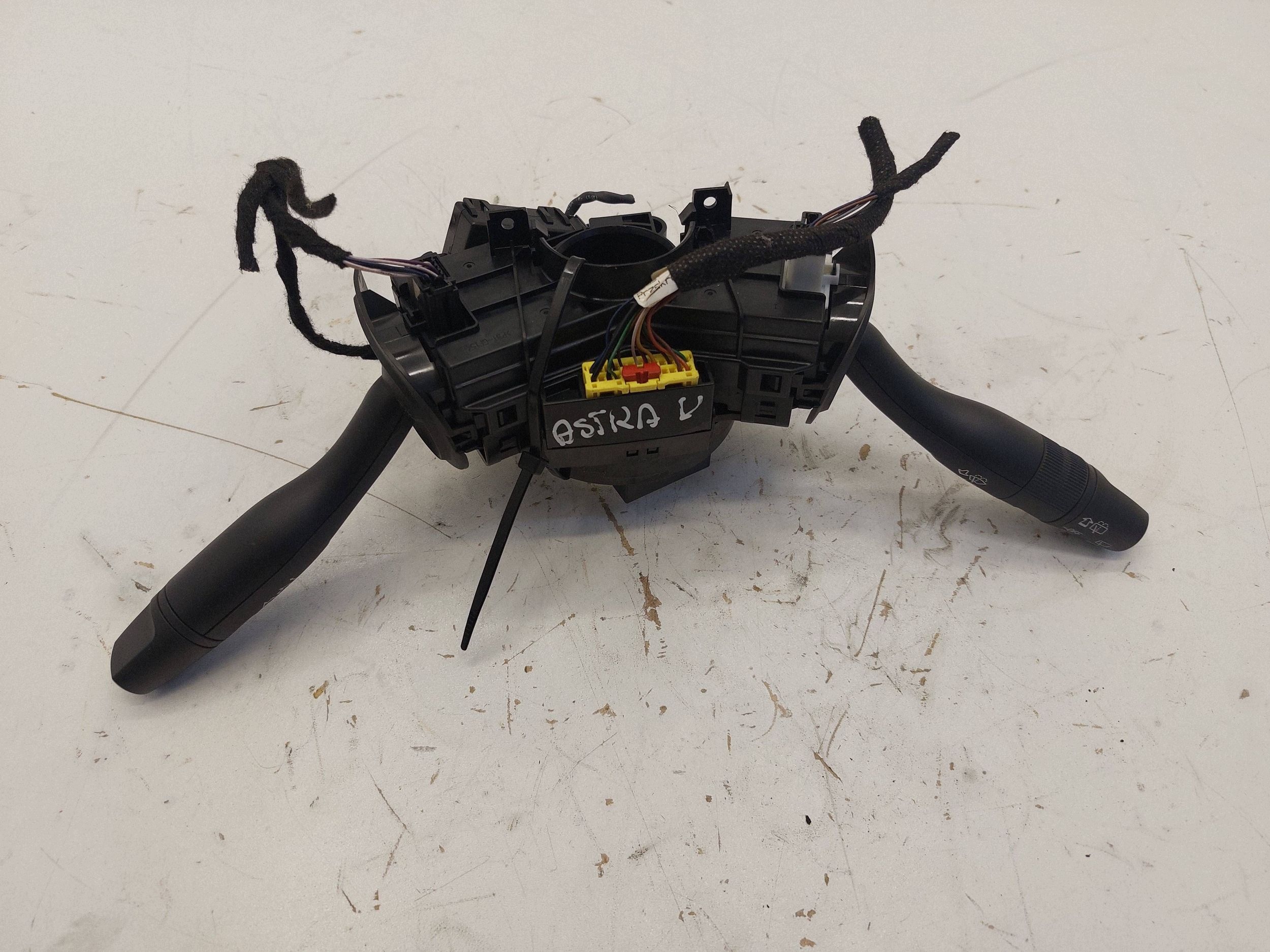 OPEL ASTRA K V steering wheel levers and controls ring airbag 39017556