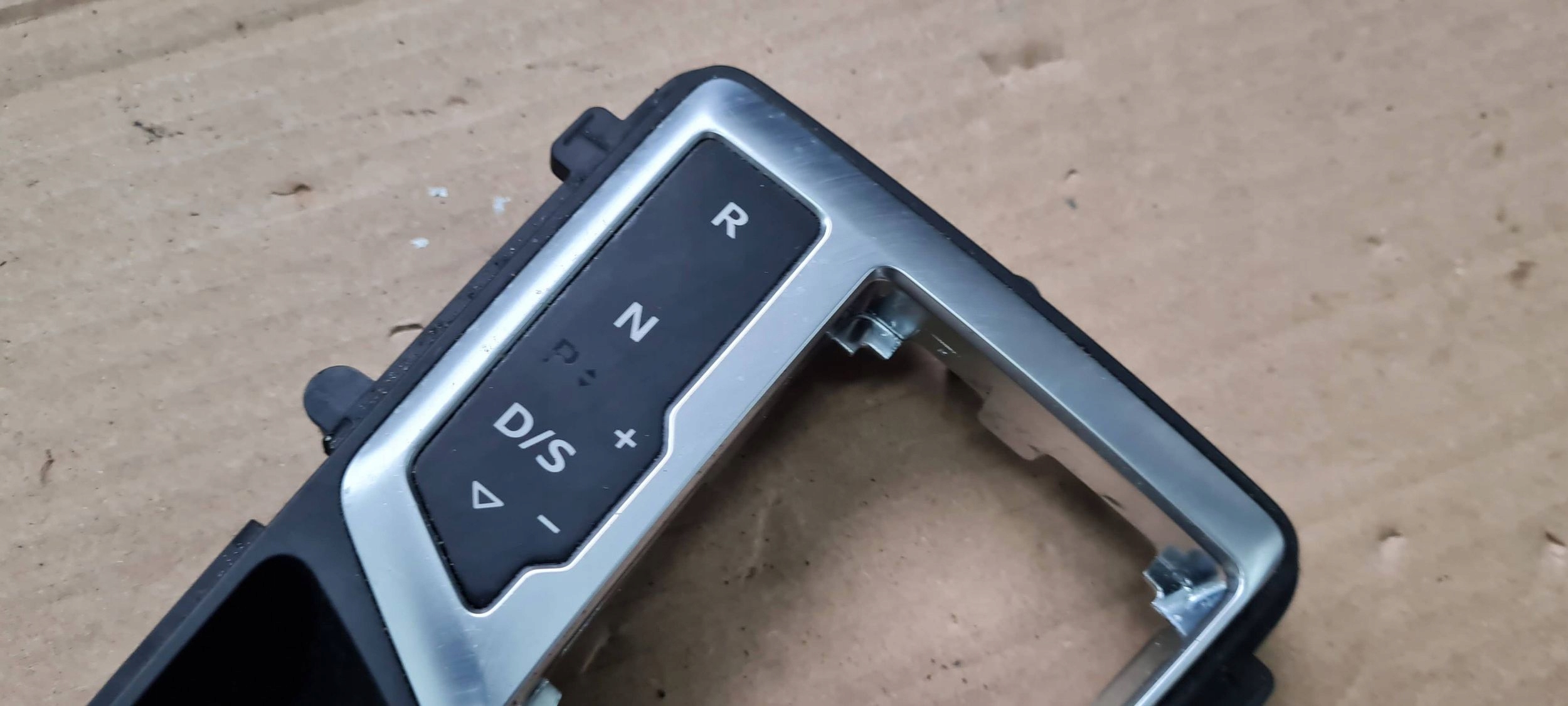 Q5 80A PANEL frame changes of the gear cover cap 80B713111C
