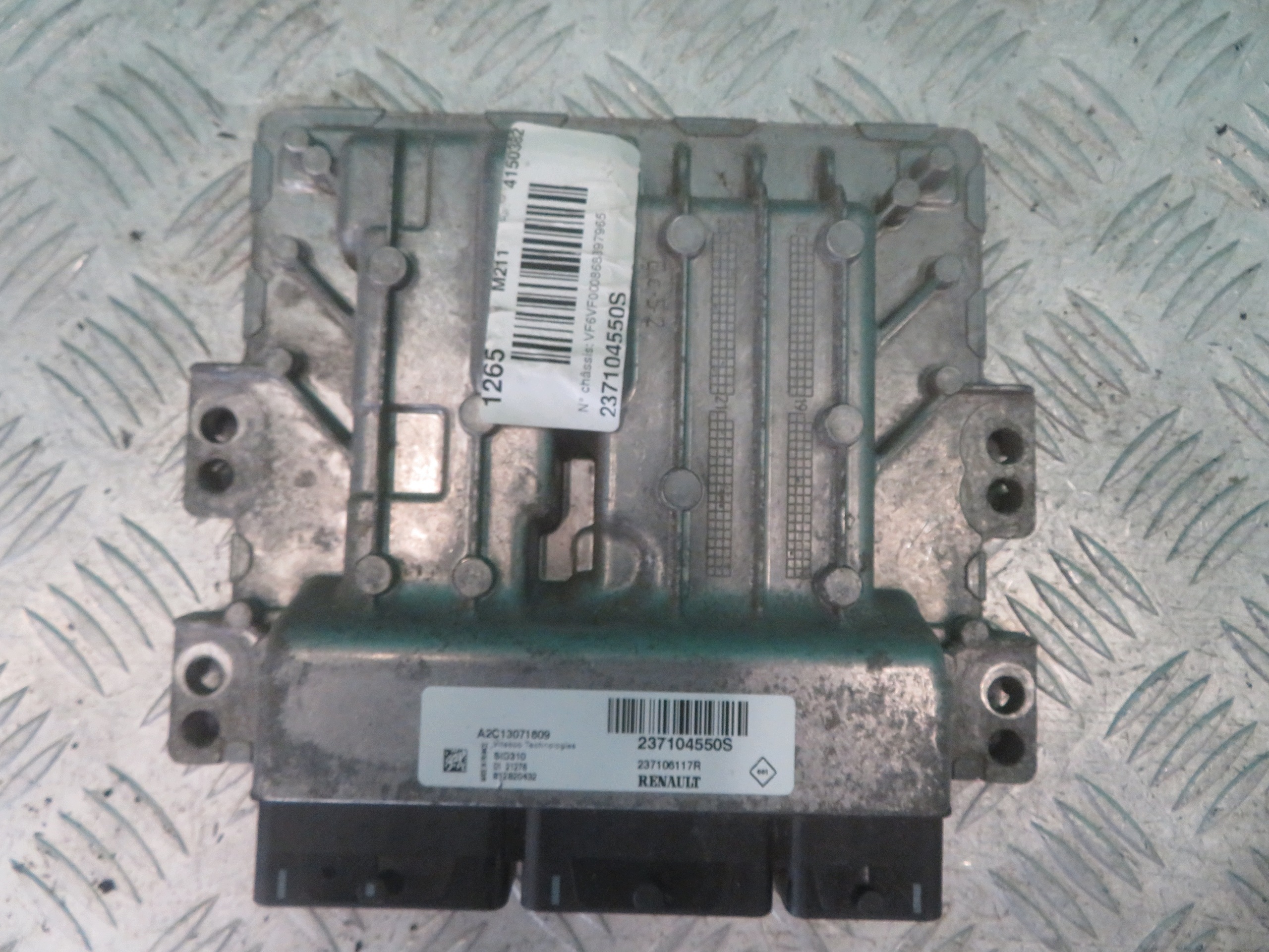 computer control unit of the engine RENAULT MASTER OPEL MOVANO 2.3 21R 237104550S
